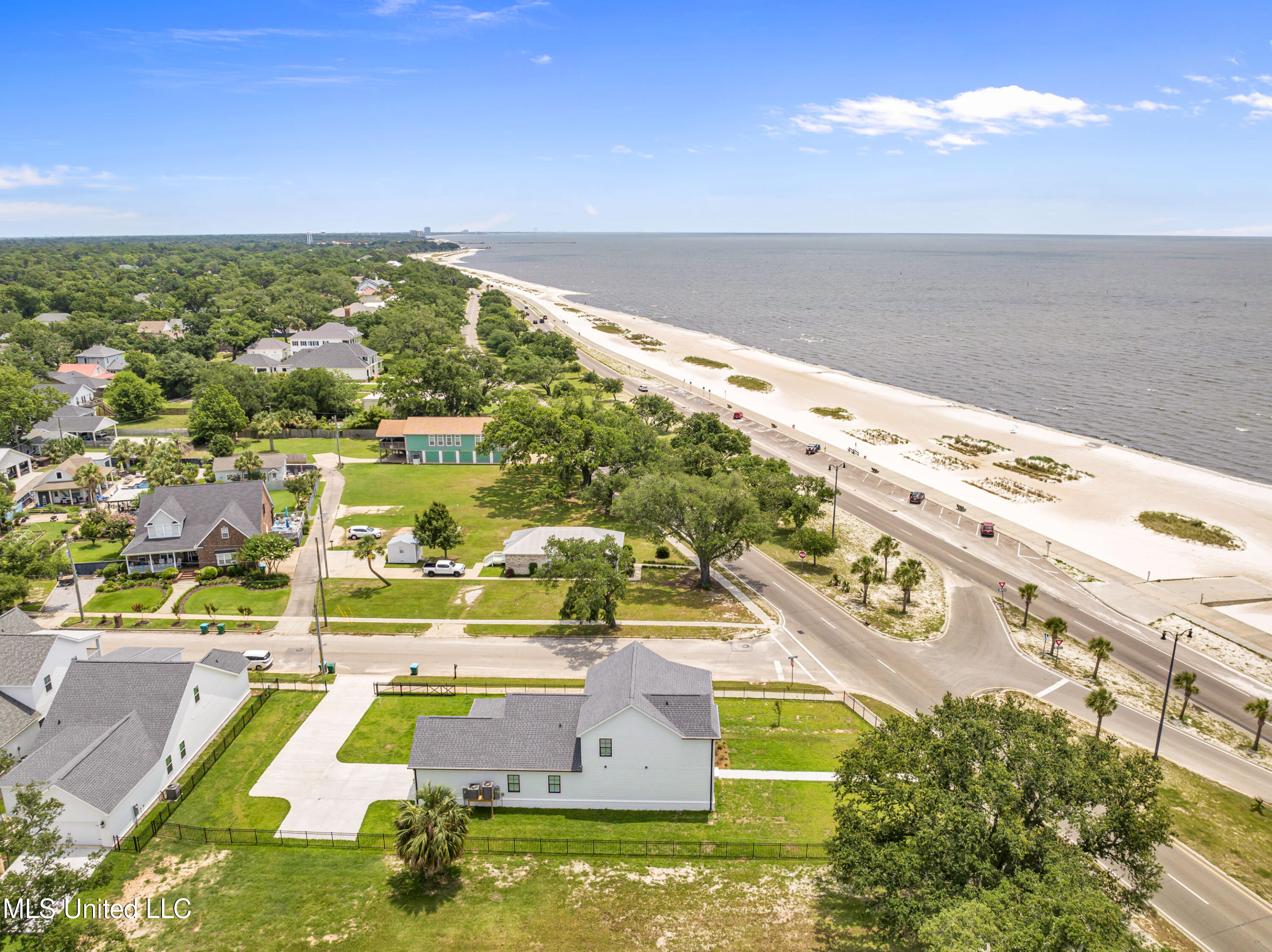 1508 E Beach Boulevard, Gulfport, Mississippi image 13