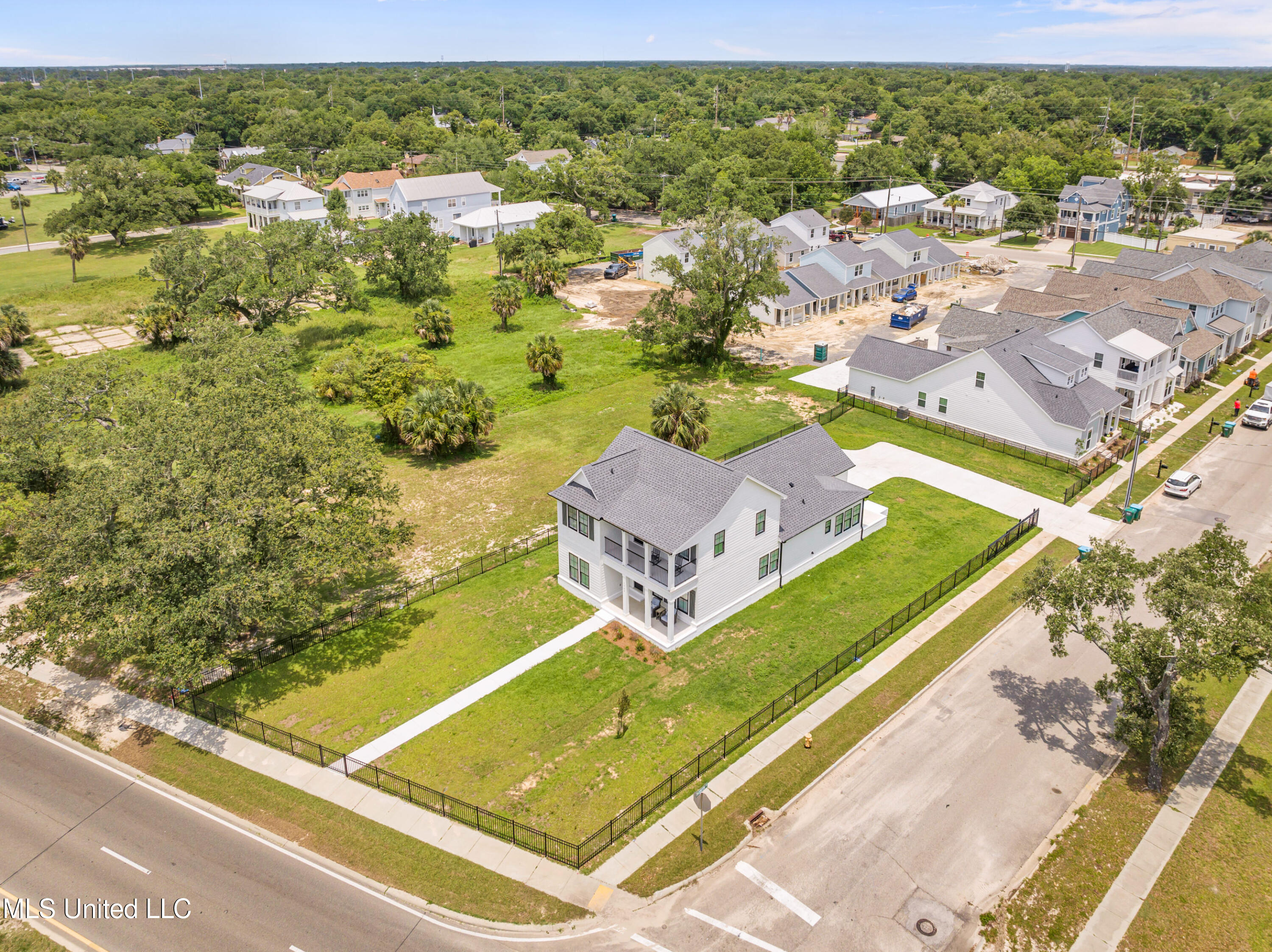 1508 E Beach Boulevard, Gulfport, Mississippi image 9