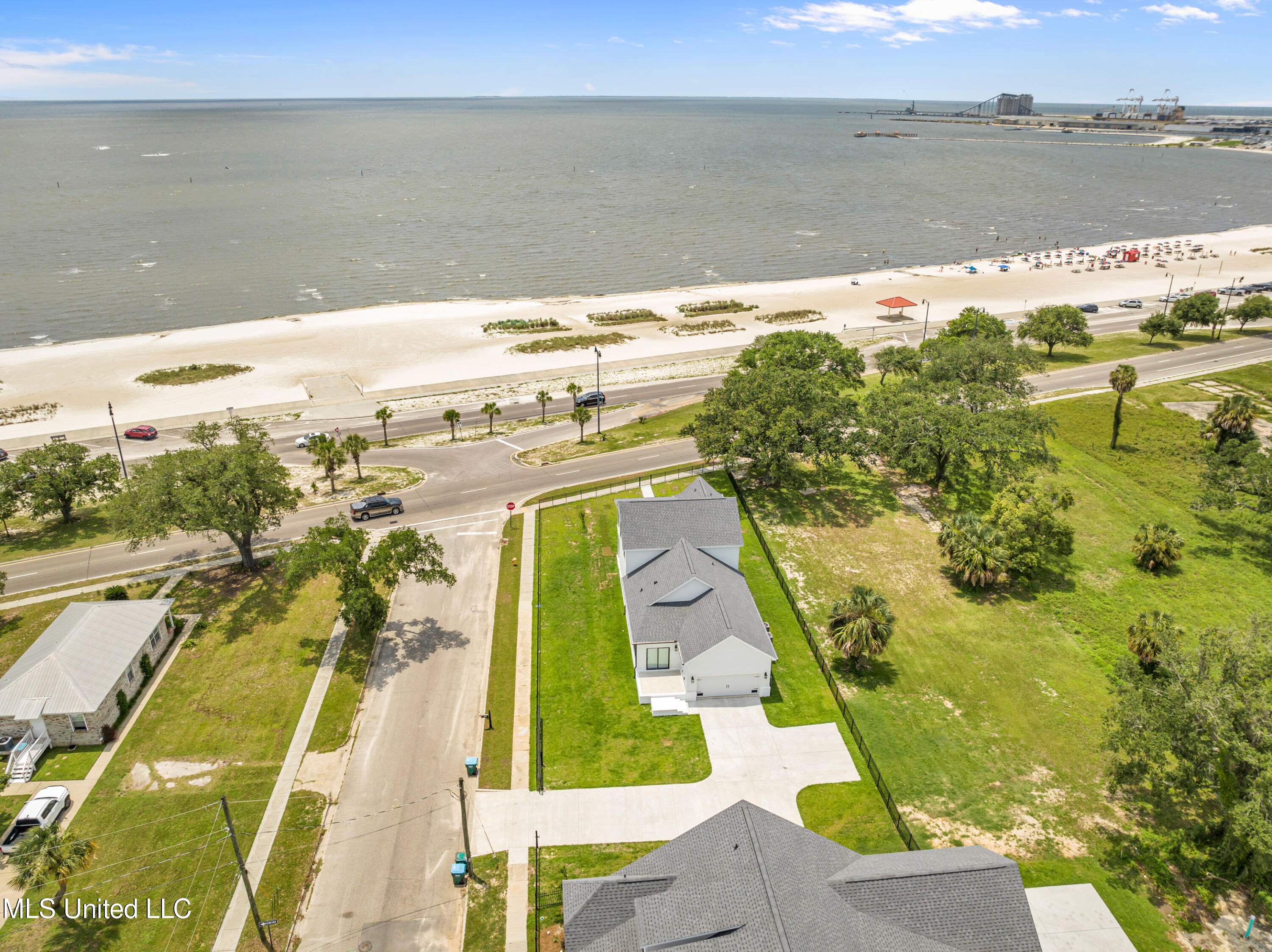 1508 E Beach Boulevard, Gulfport, Mississippi image 11