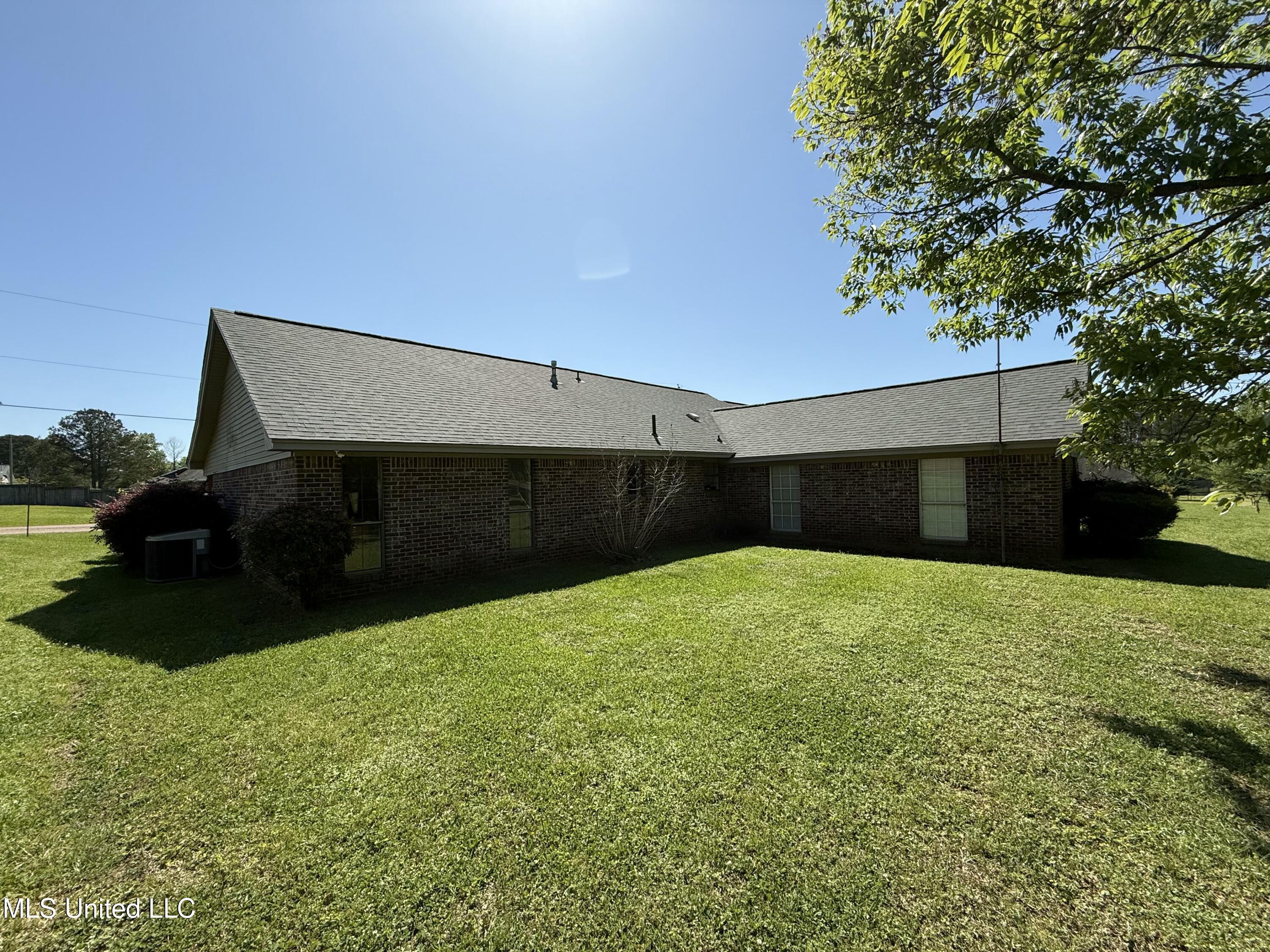 111 Chessie Lane Lane, Carthage, Mississippi image 6
