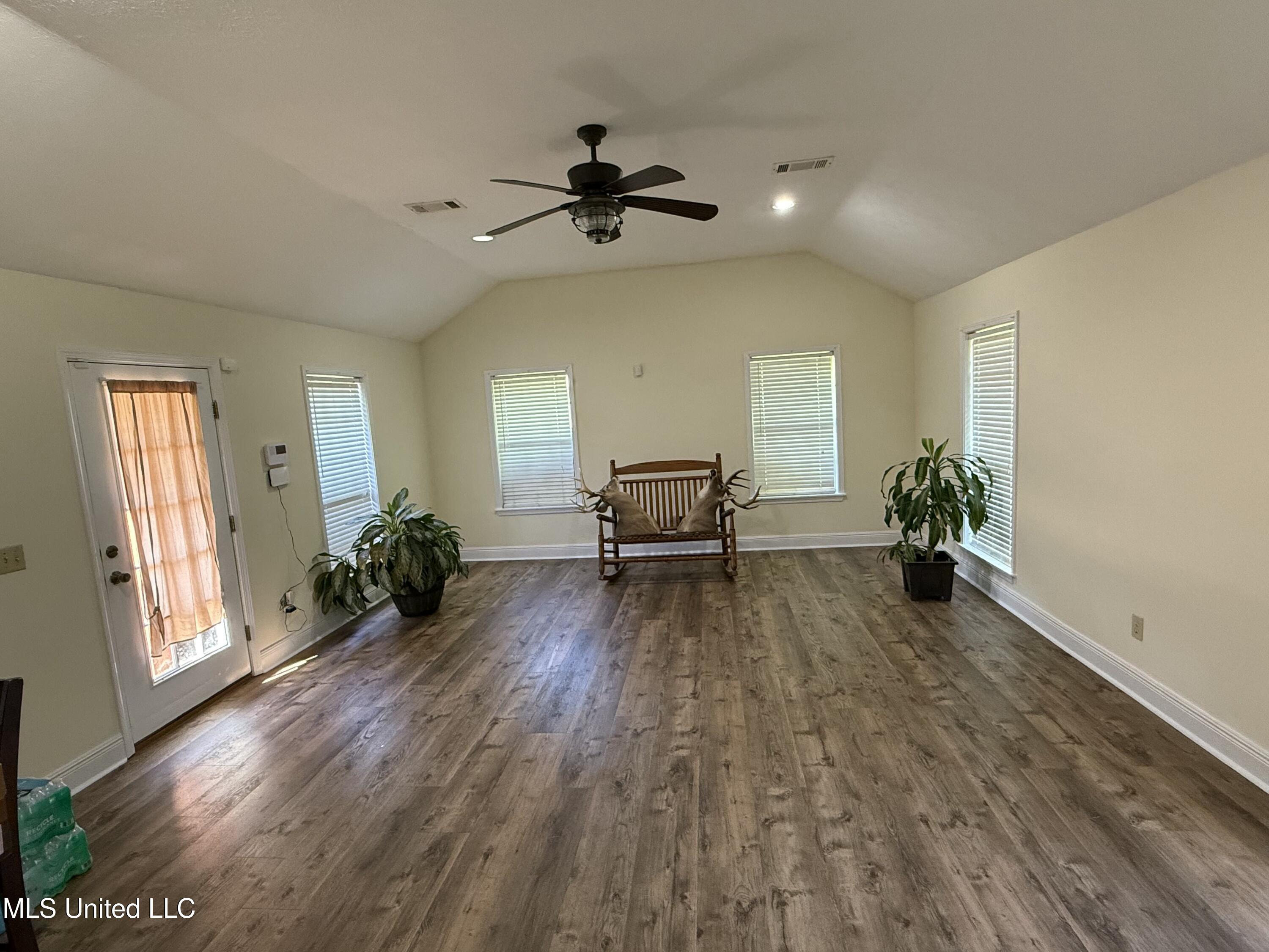 111 Chessie Lane Lane, Carthage, Mississippi image 16