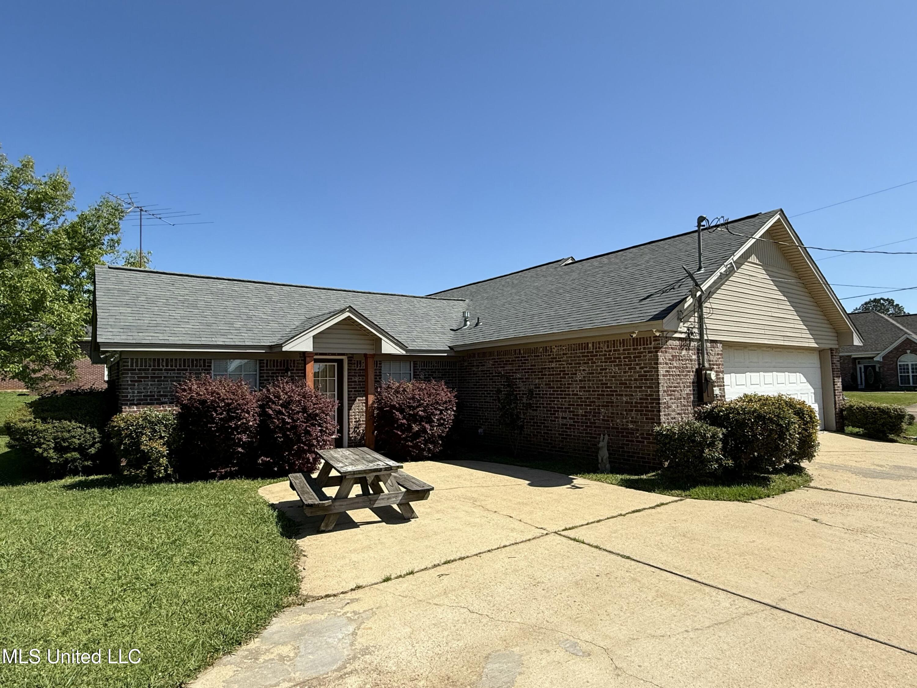 111 Chessie Lane Lane, Carthage, Mississippi image 3