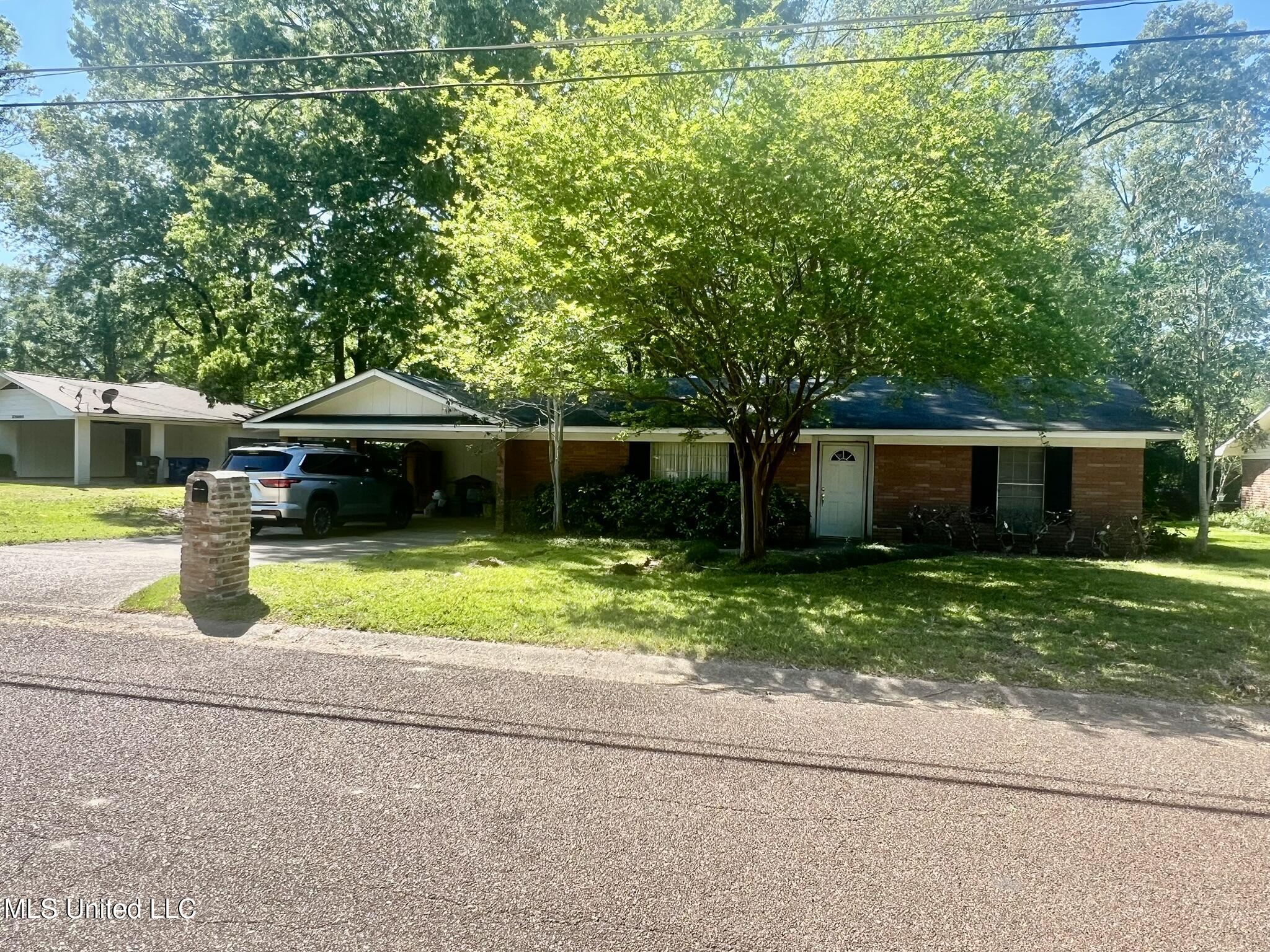 136 Pecanwood Drive, Natchez, Mississippi image 8
