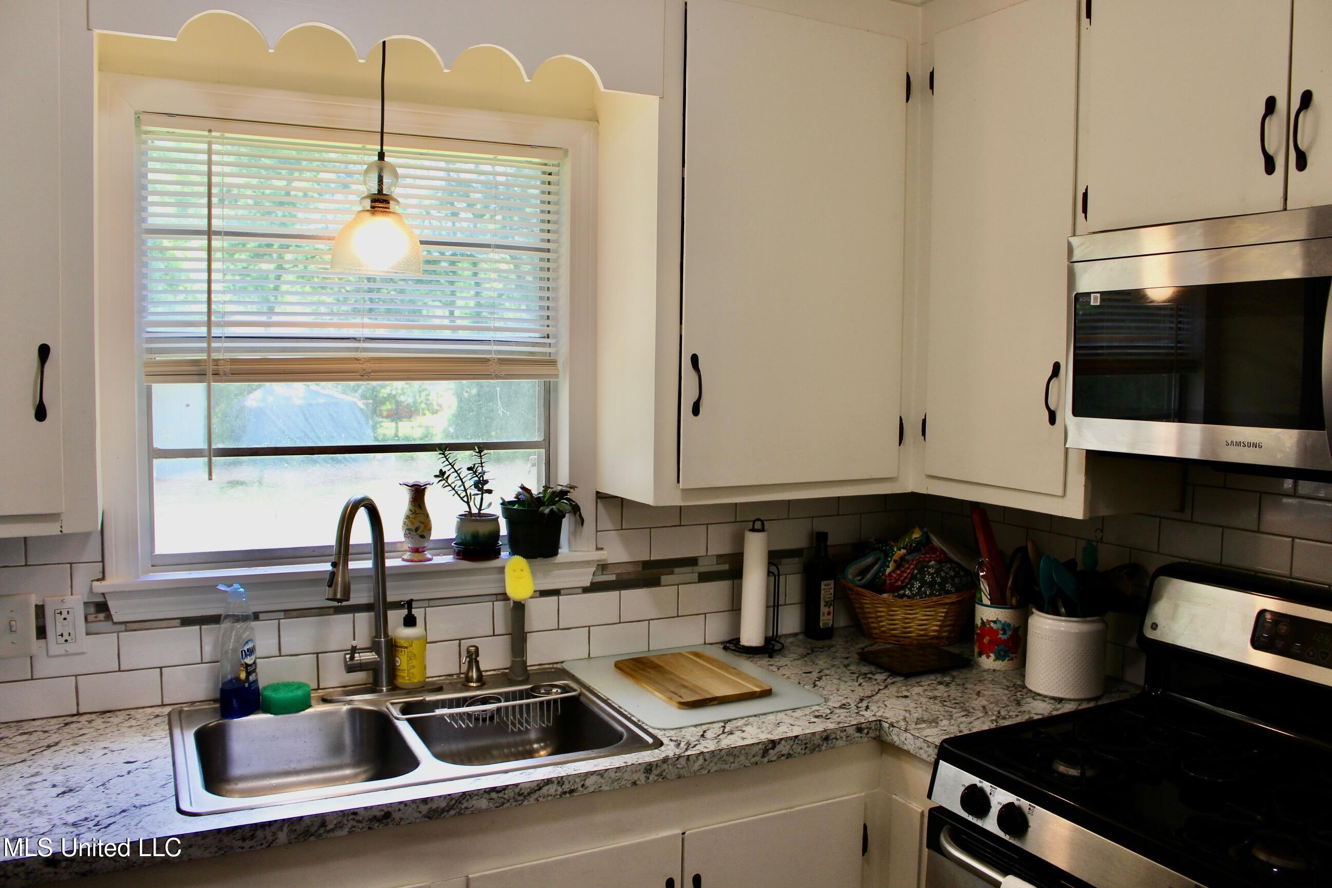 3237 Eastland Drive, Pearl, Mississippi image 4