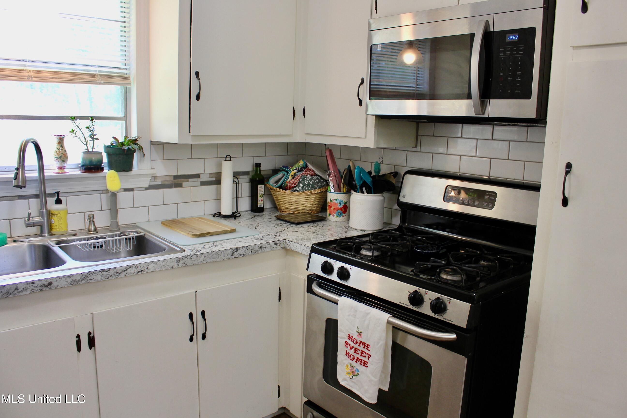 3237 Eastland Drive, Pearl, Mississippi image 5