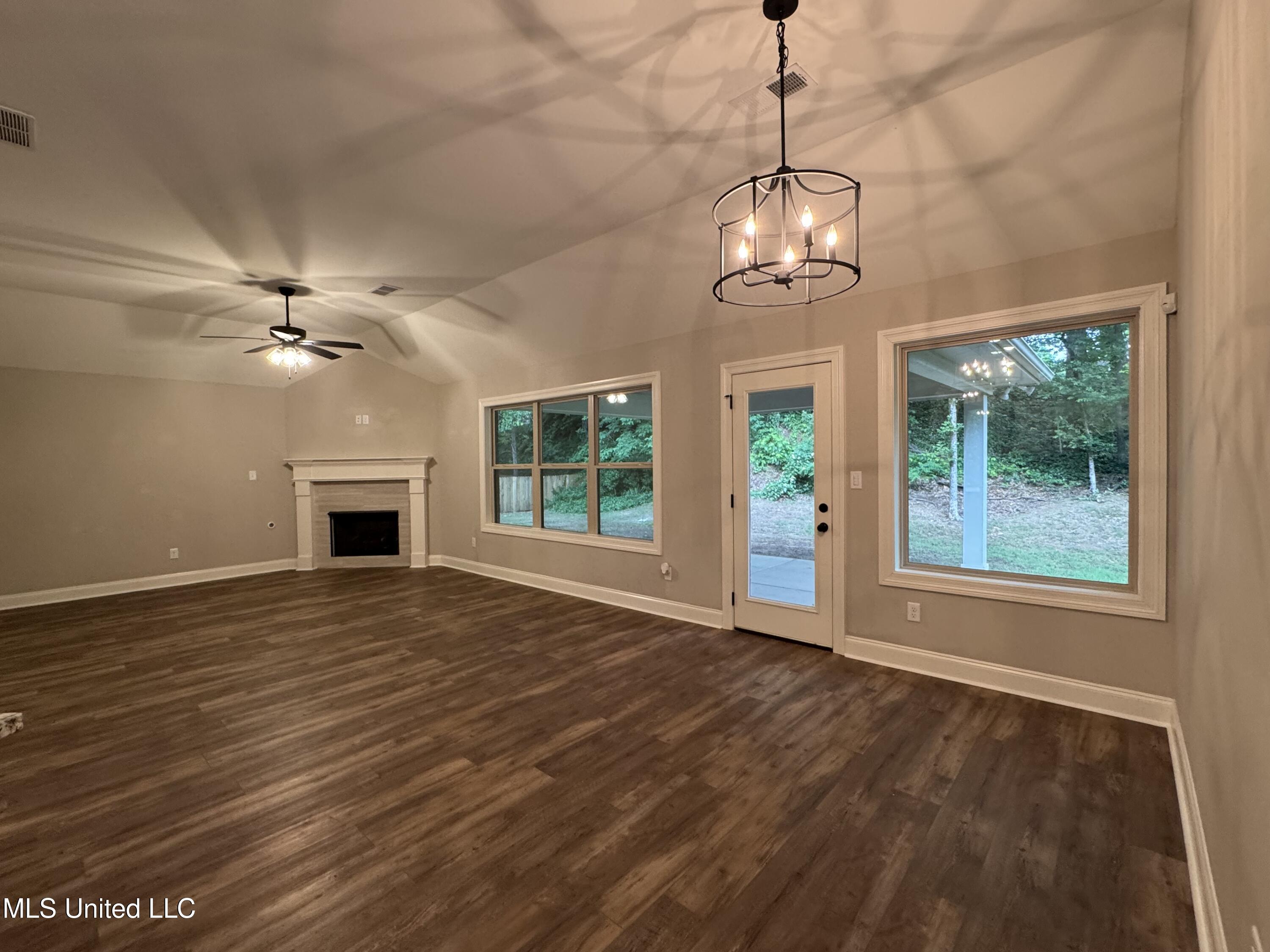 2670 Hickory Hill Drive, Nesbit, Mississippi image 13