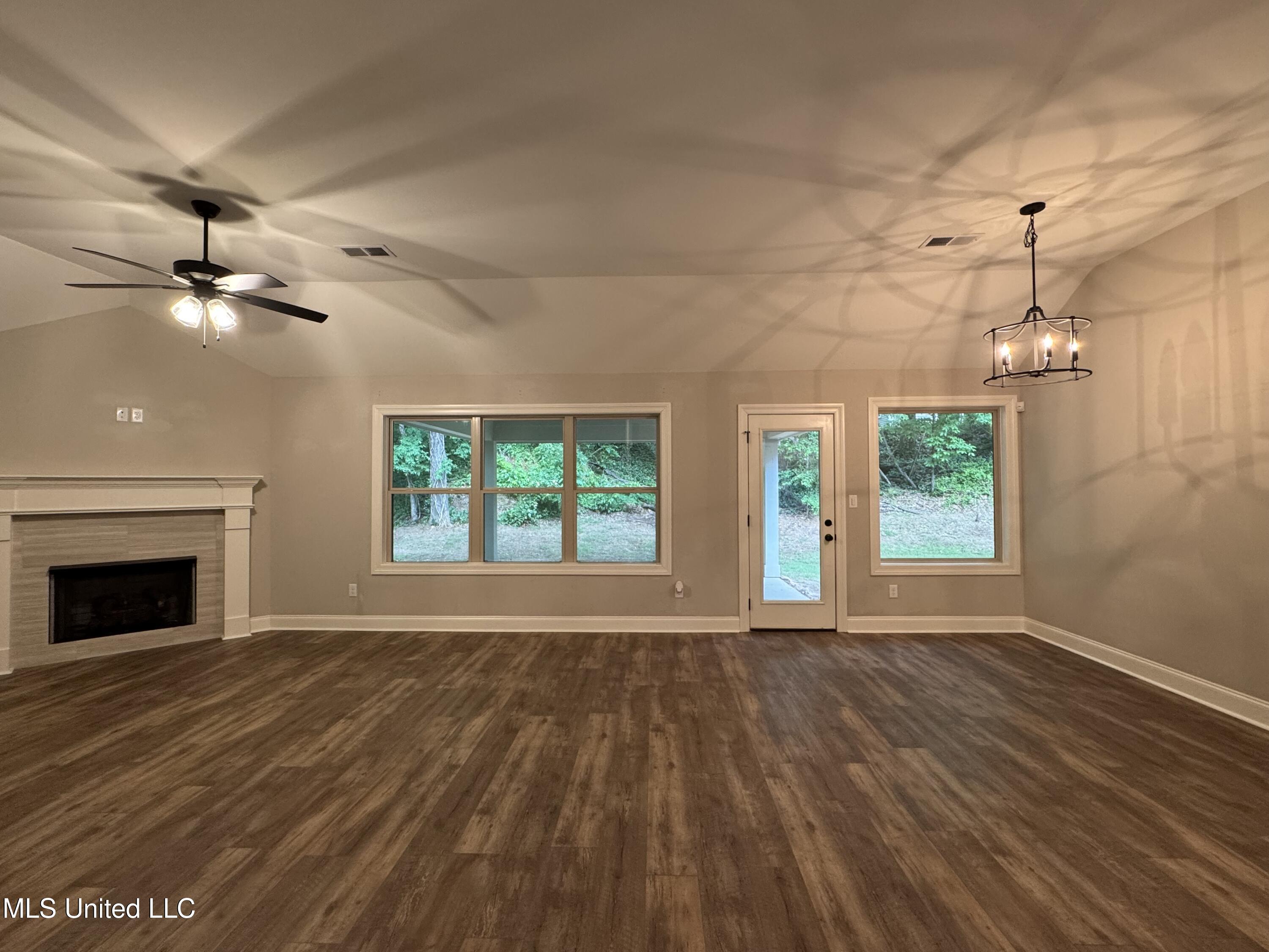 2670 Hickory Hill Drive, Nesbit, Mississippi image 12