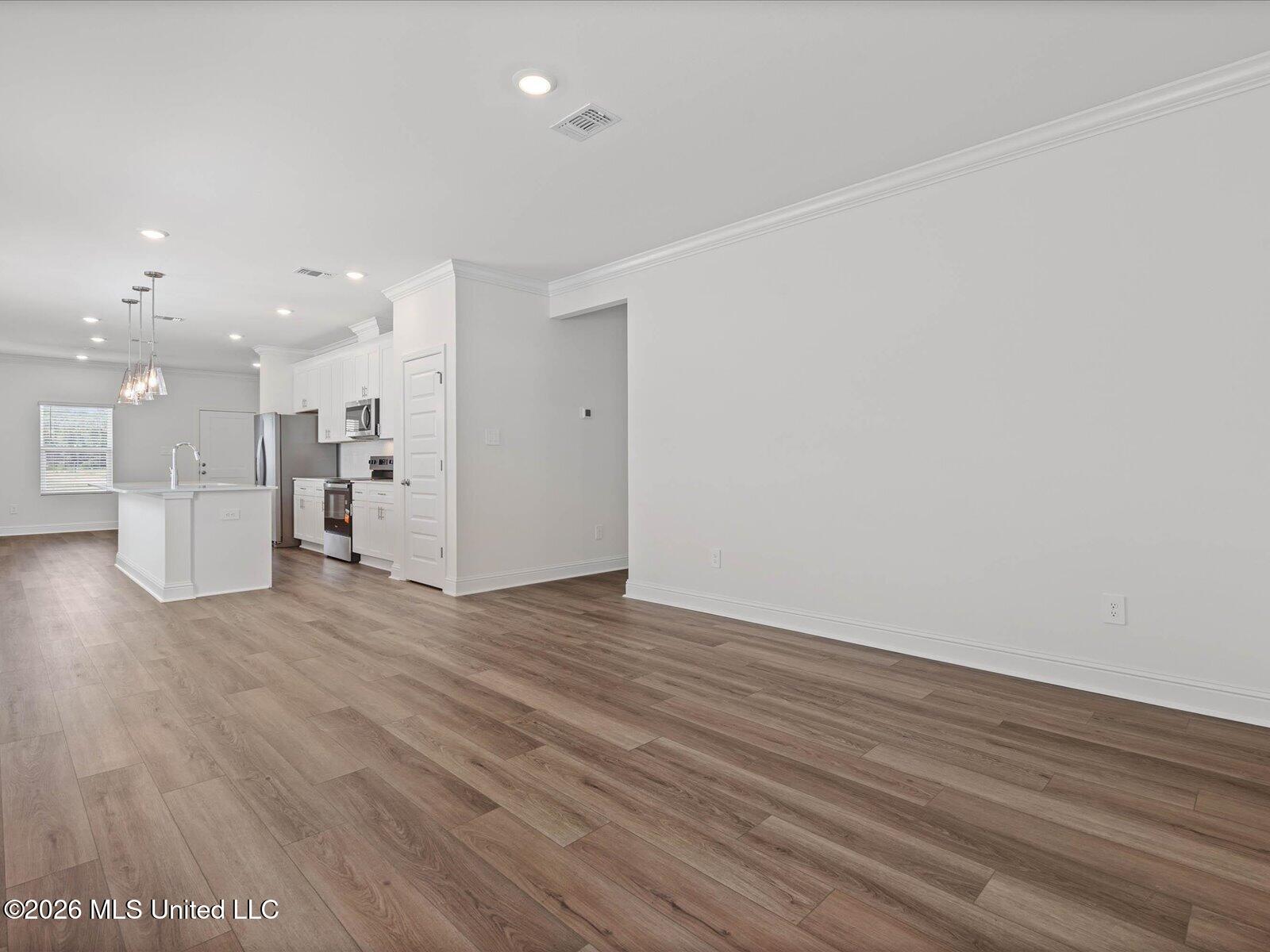 404 Pimento Circle