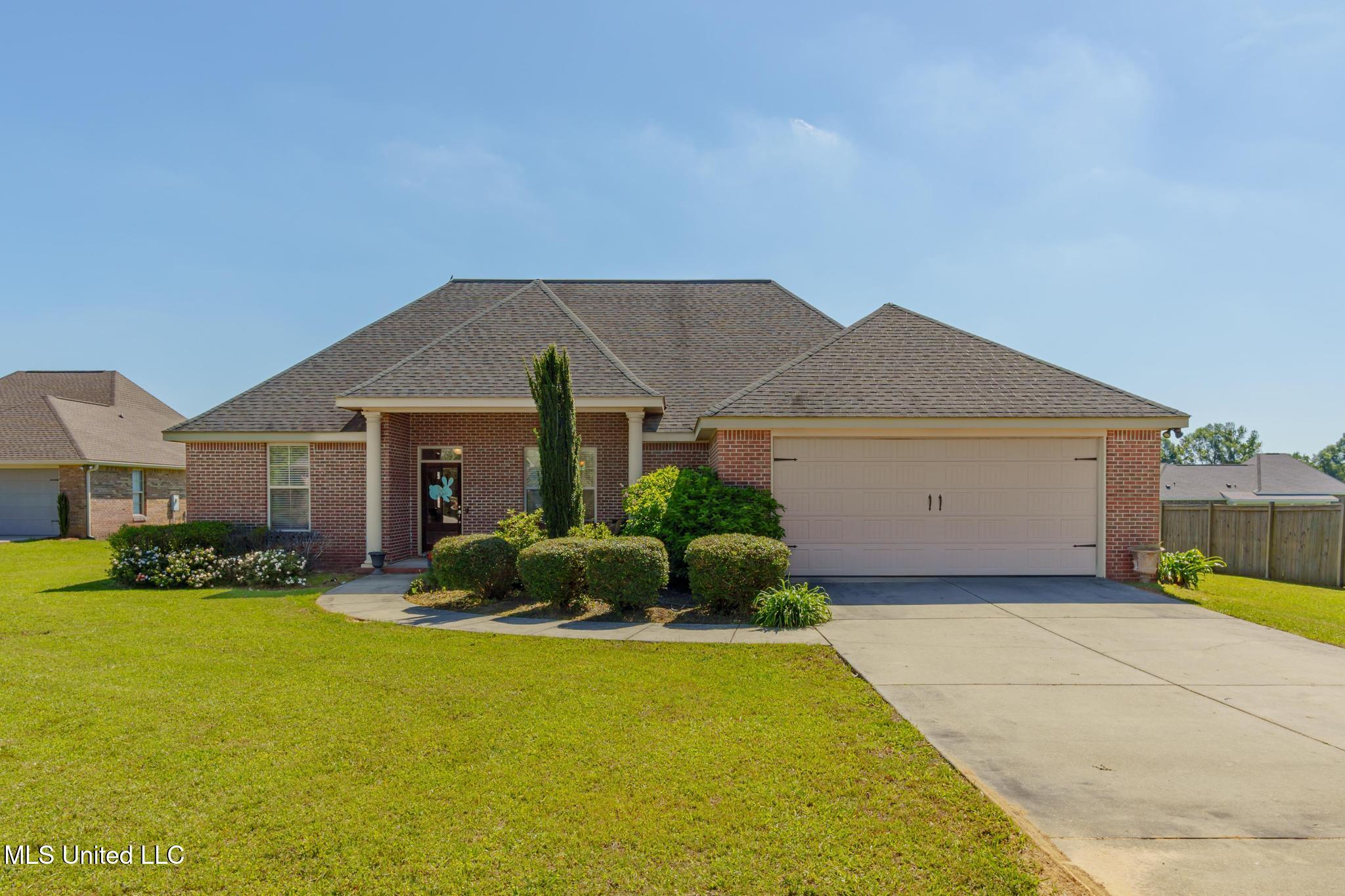 15 Stonemore Road, Petal, Mississippi image 1