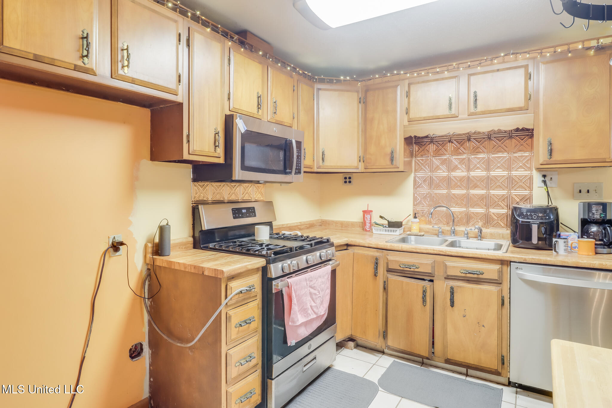 7041 Bosarge Road, Long Beach, Mississippi image 2