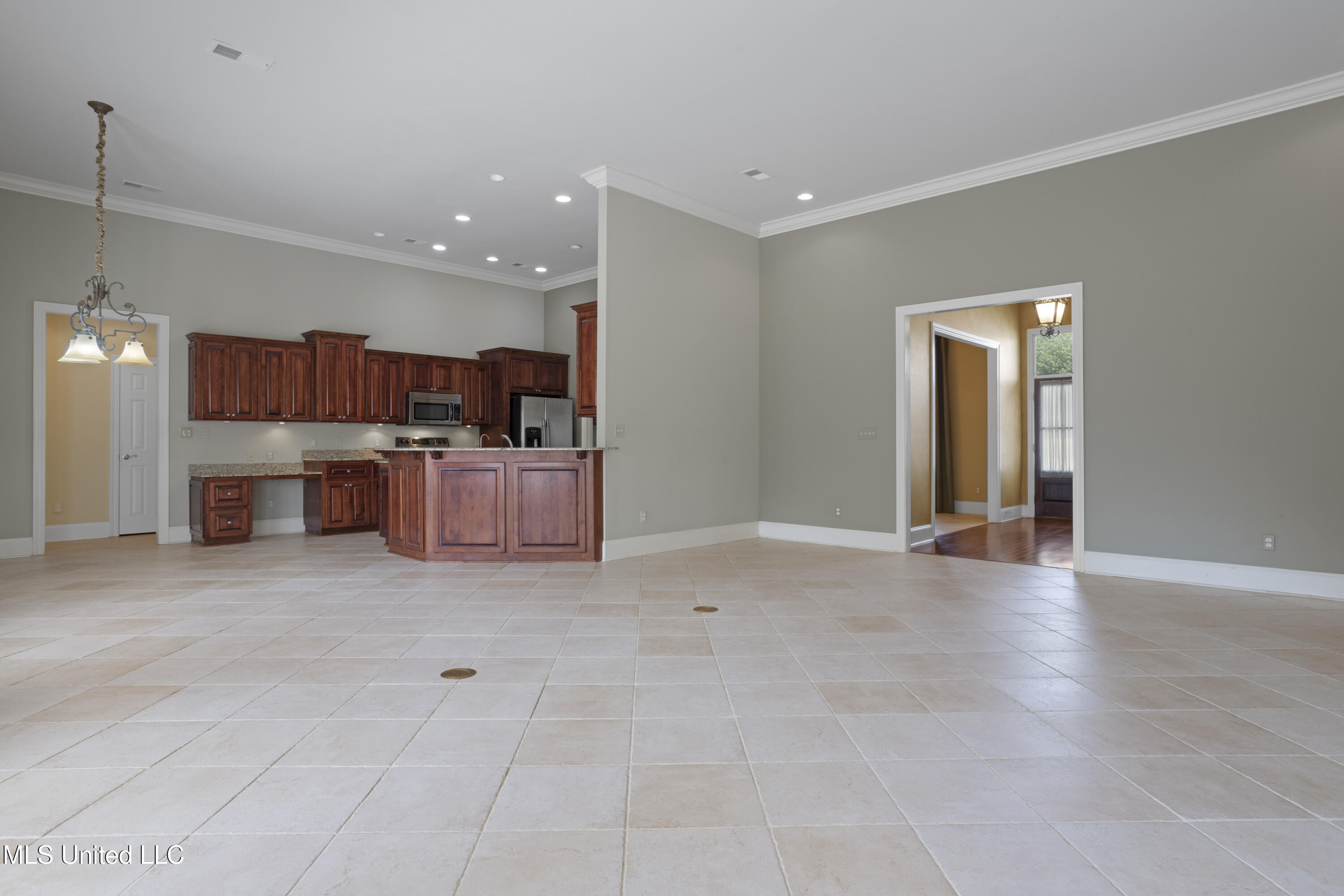 750 Doral Court, Diamondhead, Mississippi image 9