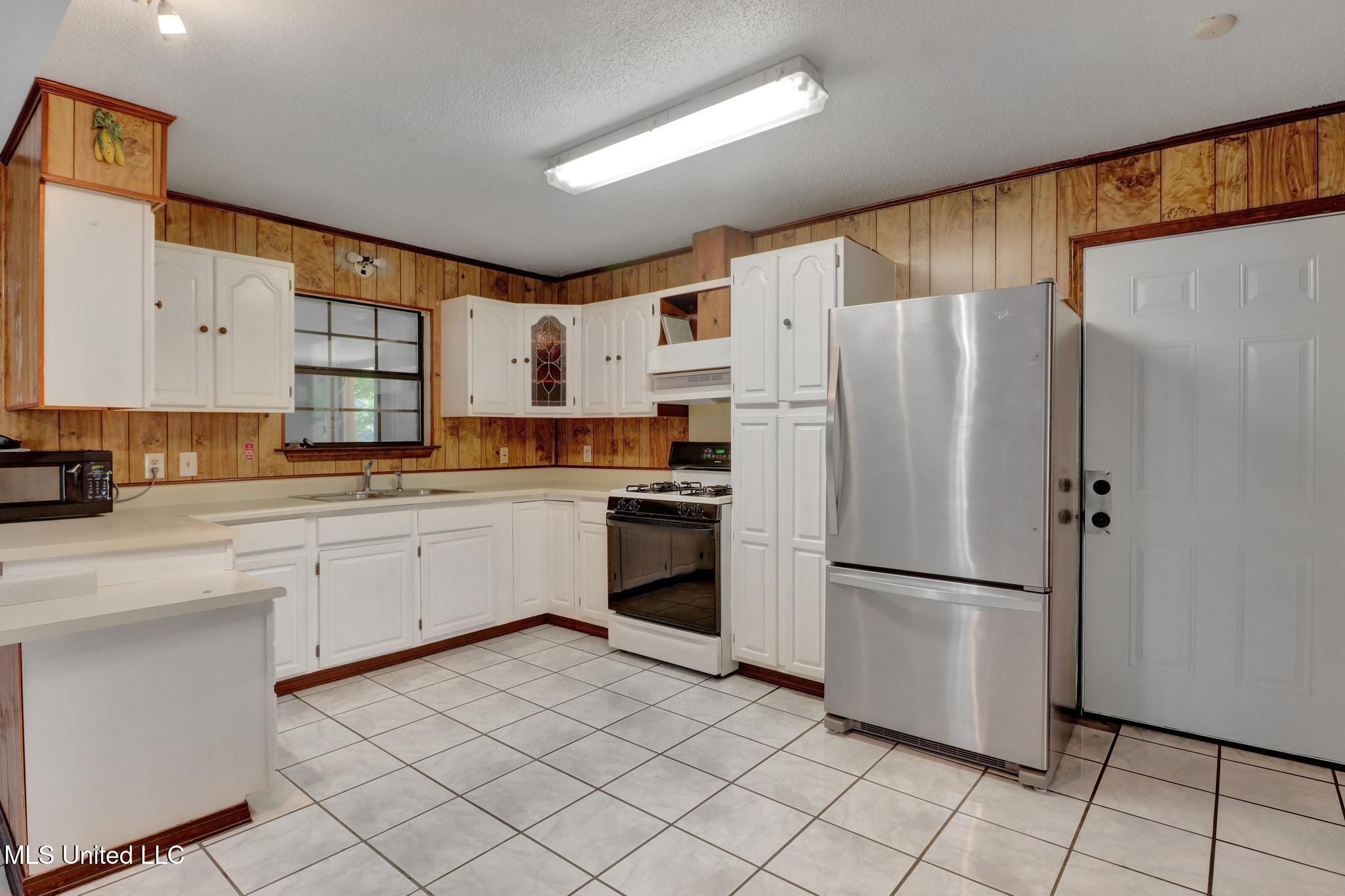 596 Tegarden Road, Gulfport, Mississippi image 14
