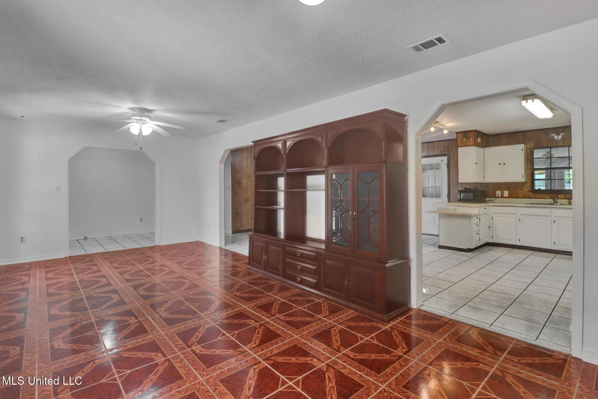 596 Tegarden Road, Gulfport, Mississippi image 6
