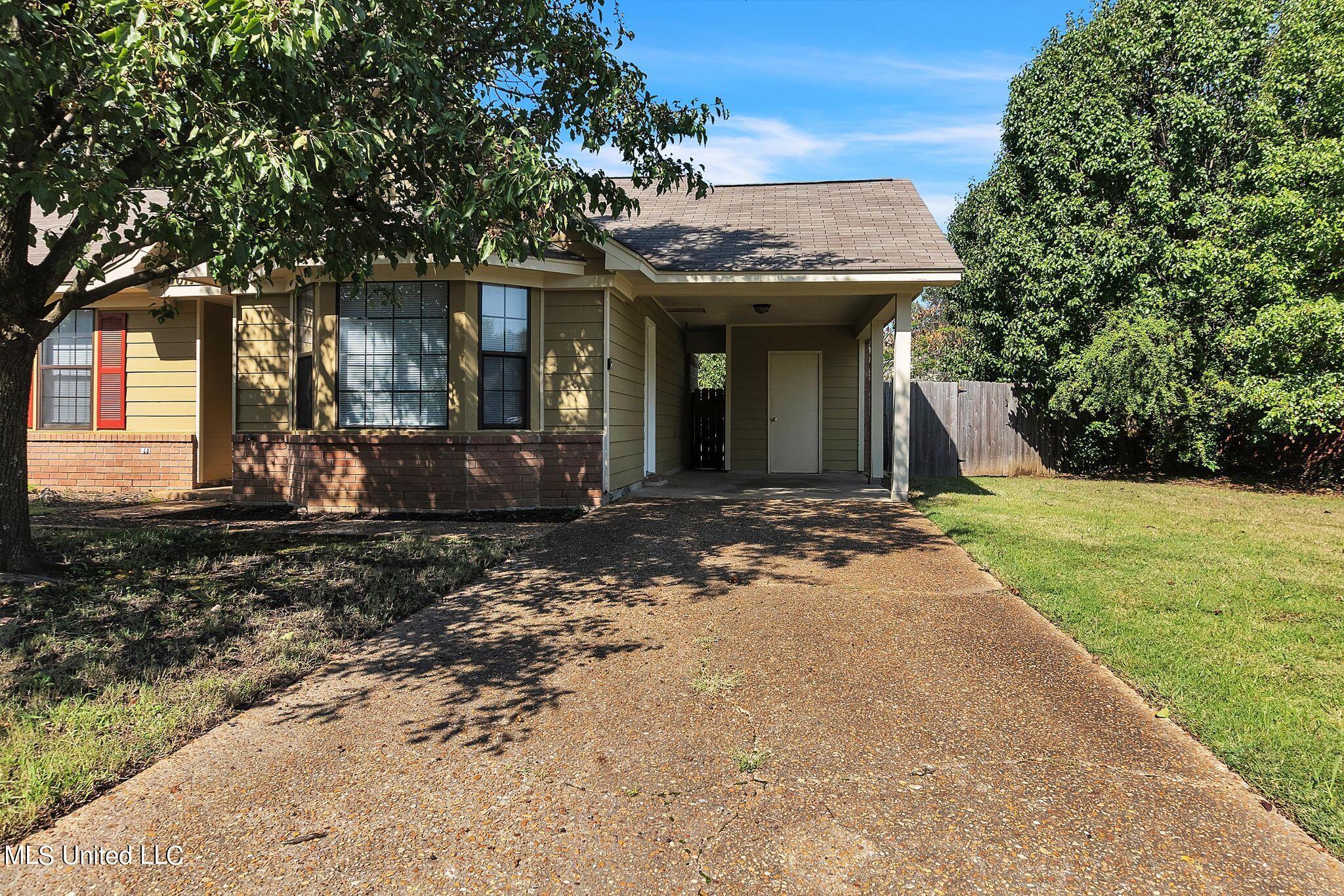 6671 Pleasant Acres Drive, Olive Branch, Mississippi image 1