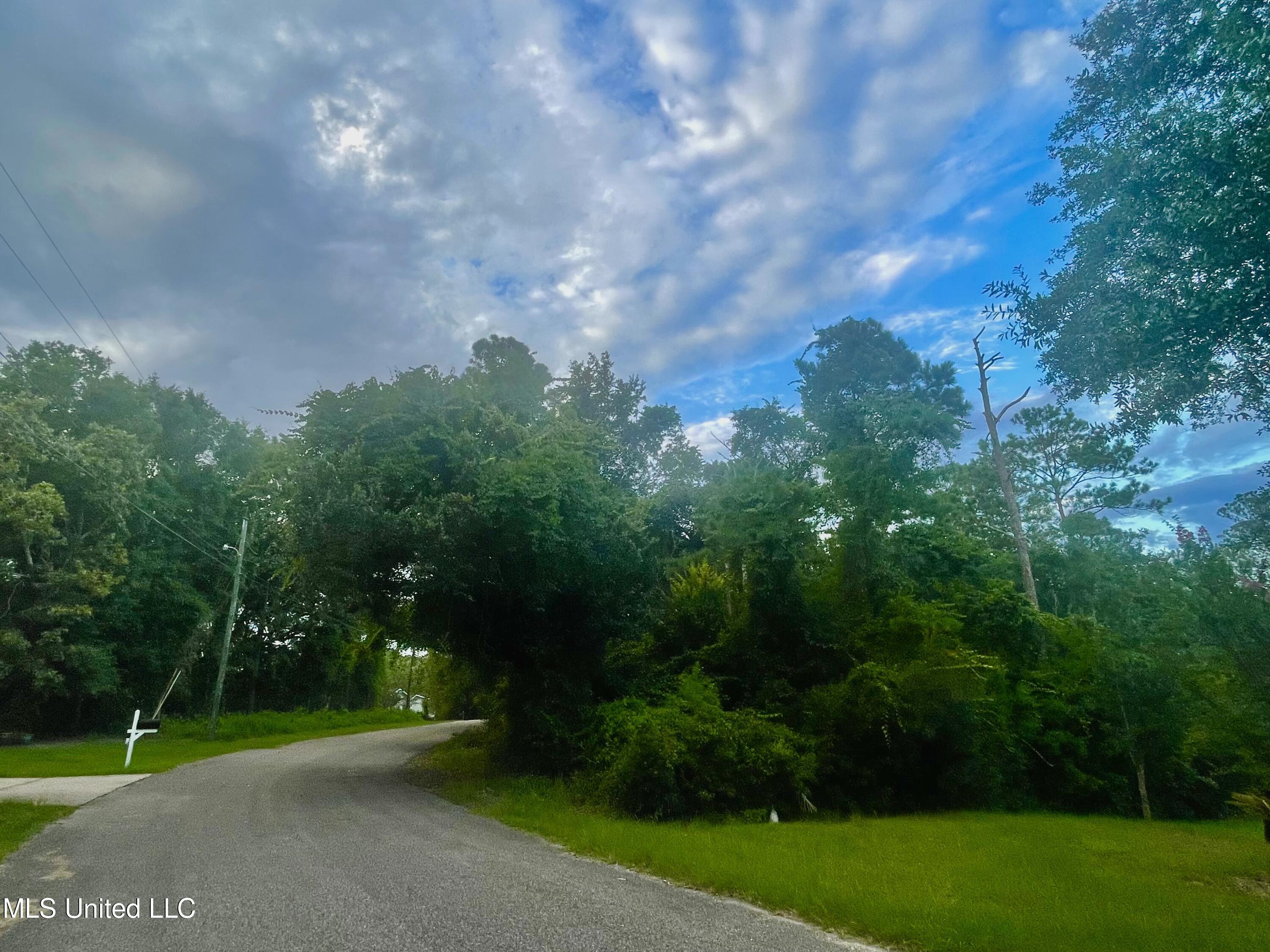 Oooo Seacrest Dr Drive, Gautier, Mississippi image 5