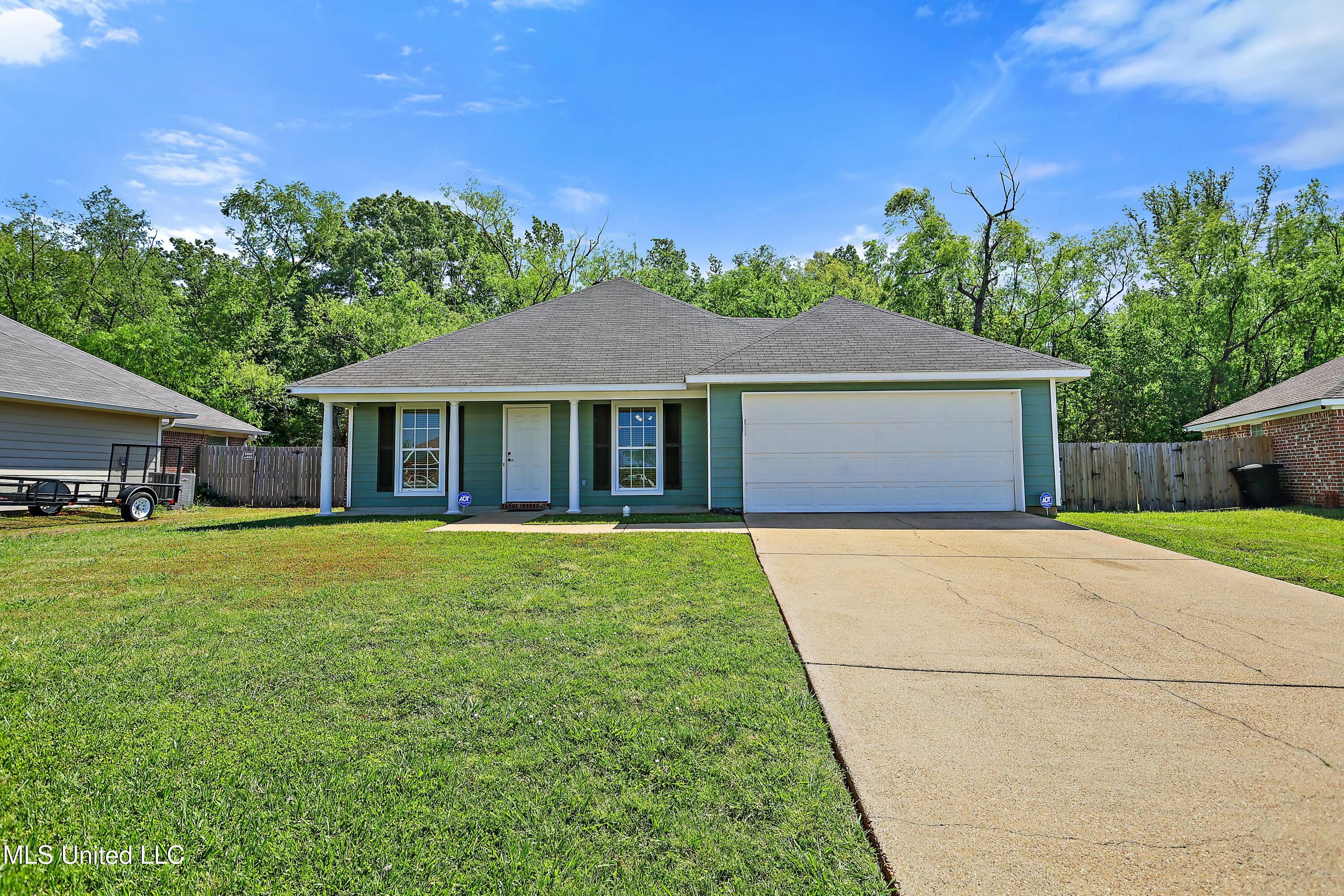 132 Cedar Spring Circle, Pearl, Mississippi image 1