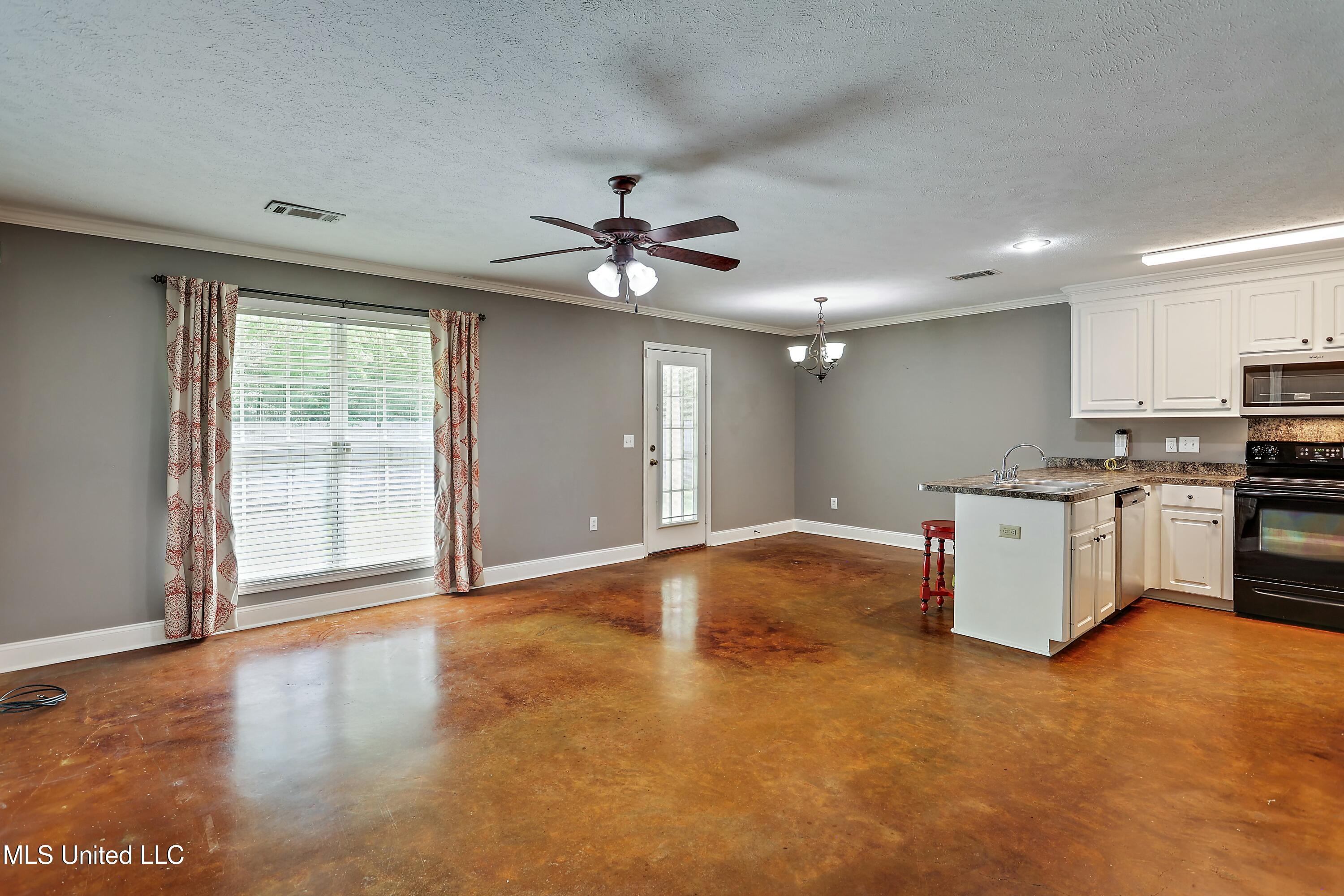 132 Cedar Spring Circle, Pearl, Mississippi image 5