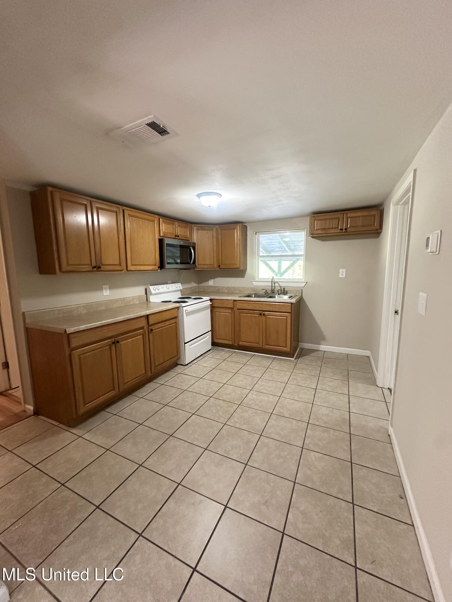 6712 Frank Griffin Road, Moss Point, Mississippi image 7