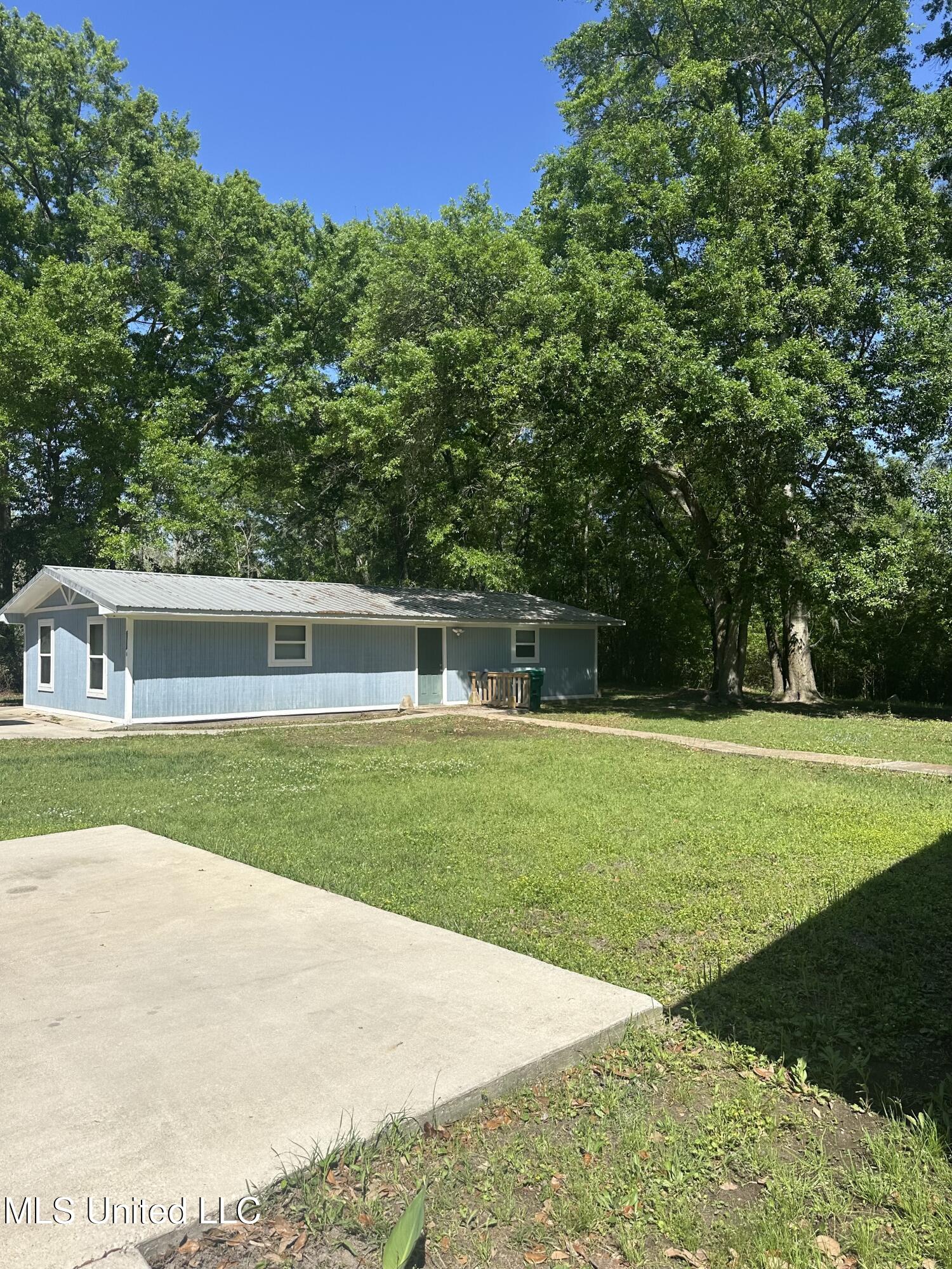 6712 Frank Griffin Road, Moss Point, Mississippi image 3