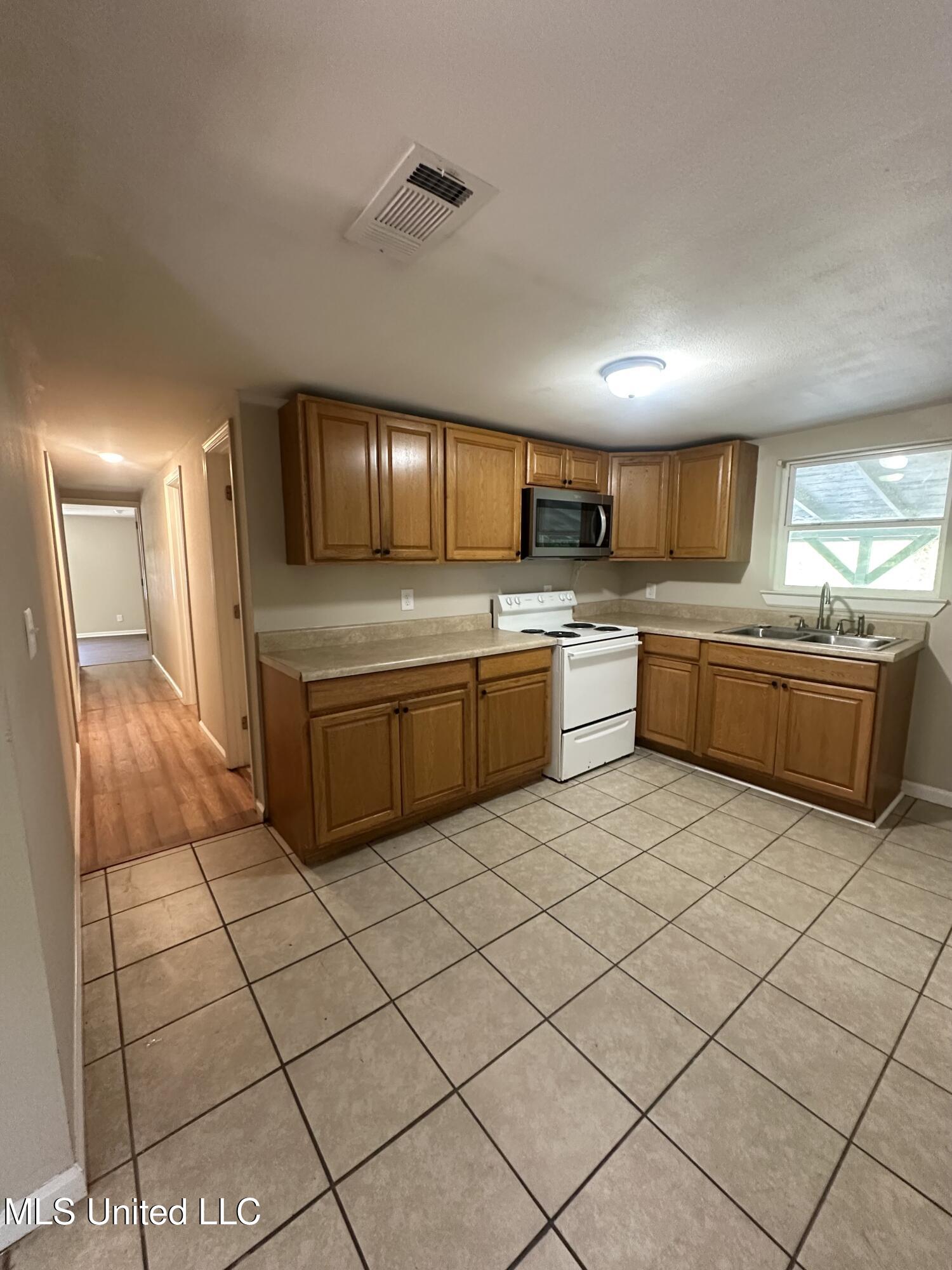 6712 Frank Griffin Road, Moss Point, Mississippi image 8