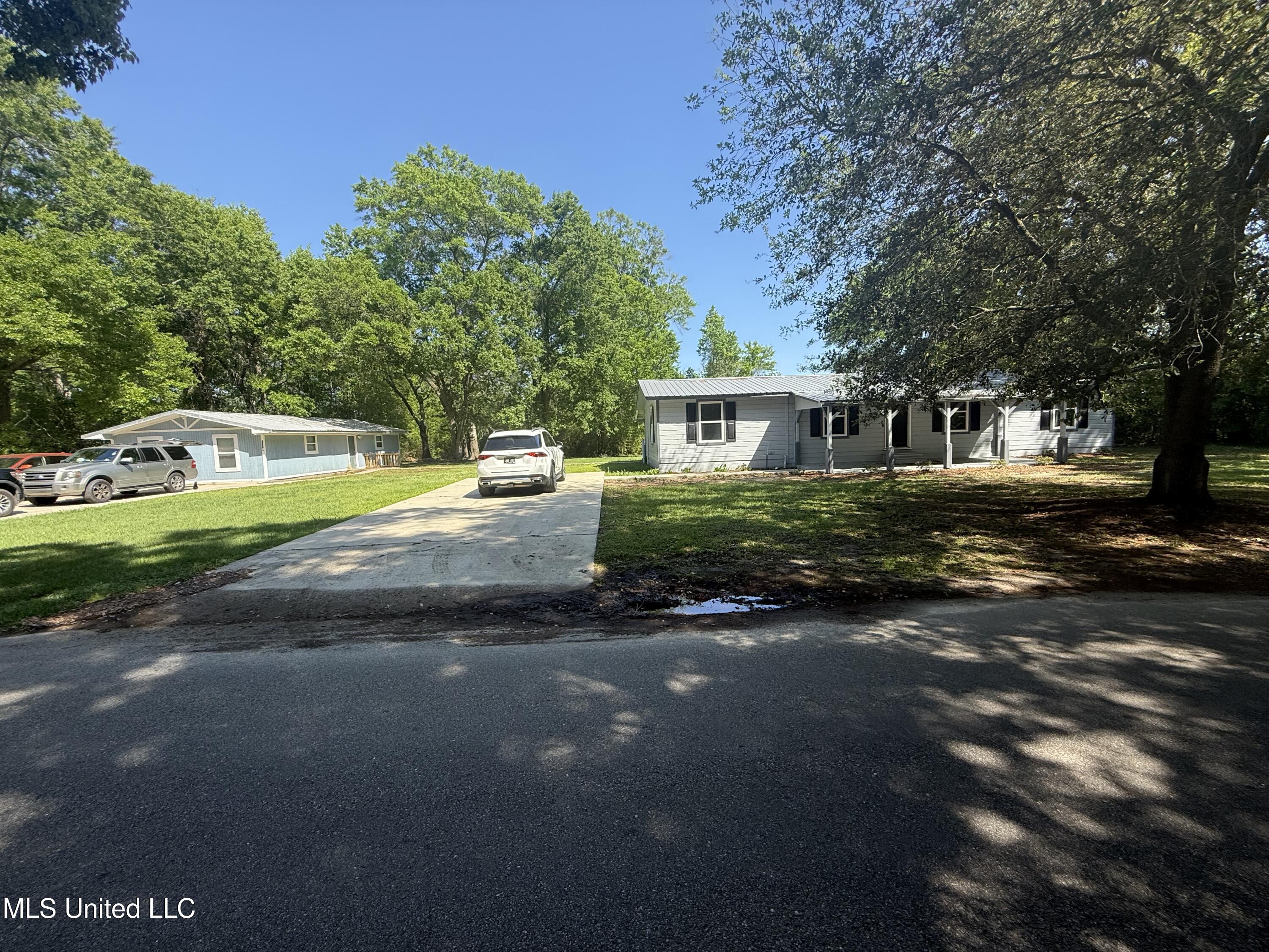 6712 Frank Griffin Road, Moss Point, Mississippi image 1