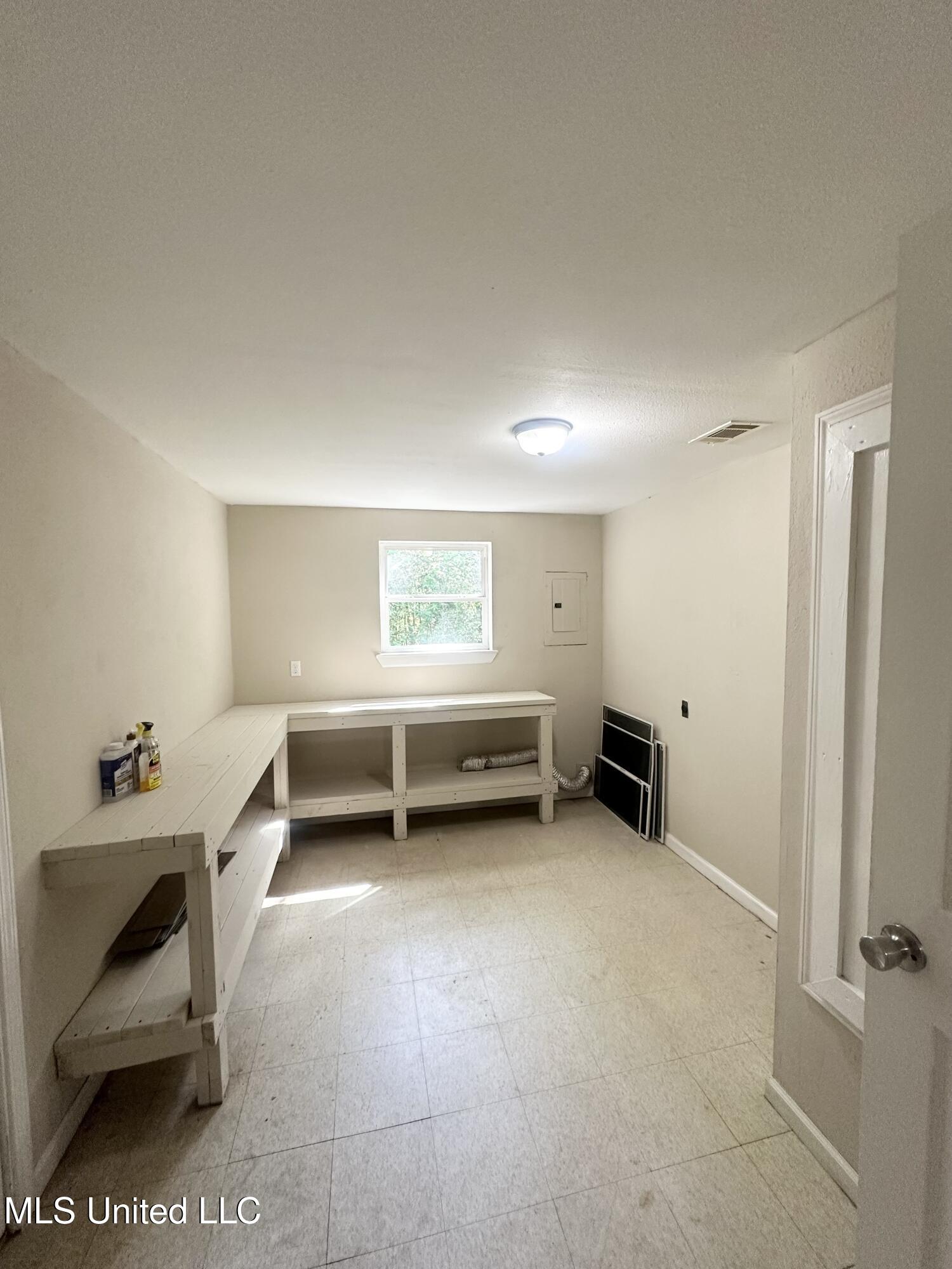 6712 Frank Griffin Road, Moss Point, Mississippi image 9
