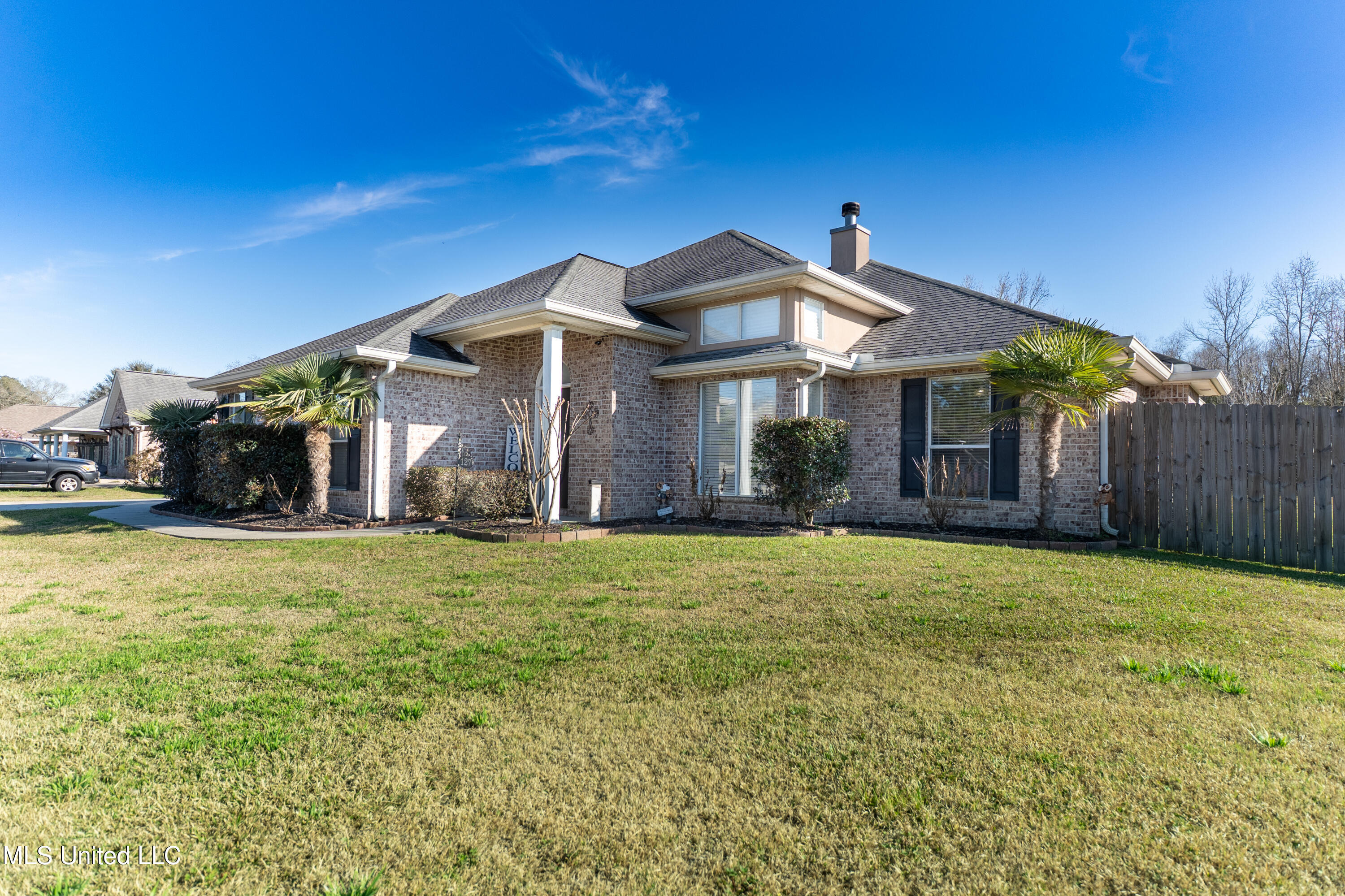 127 Apache Drive, Picayune, Mississippi image 2