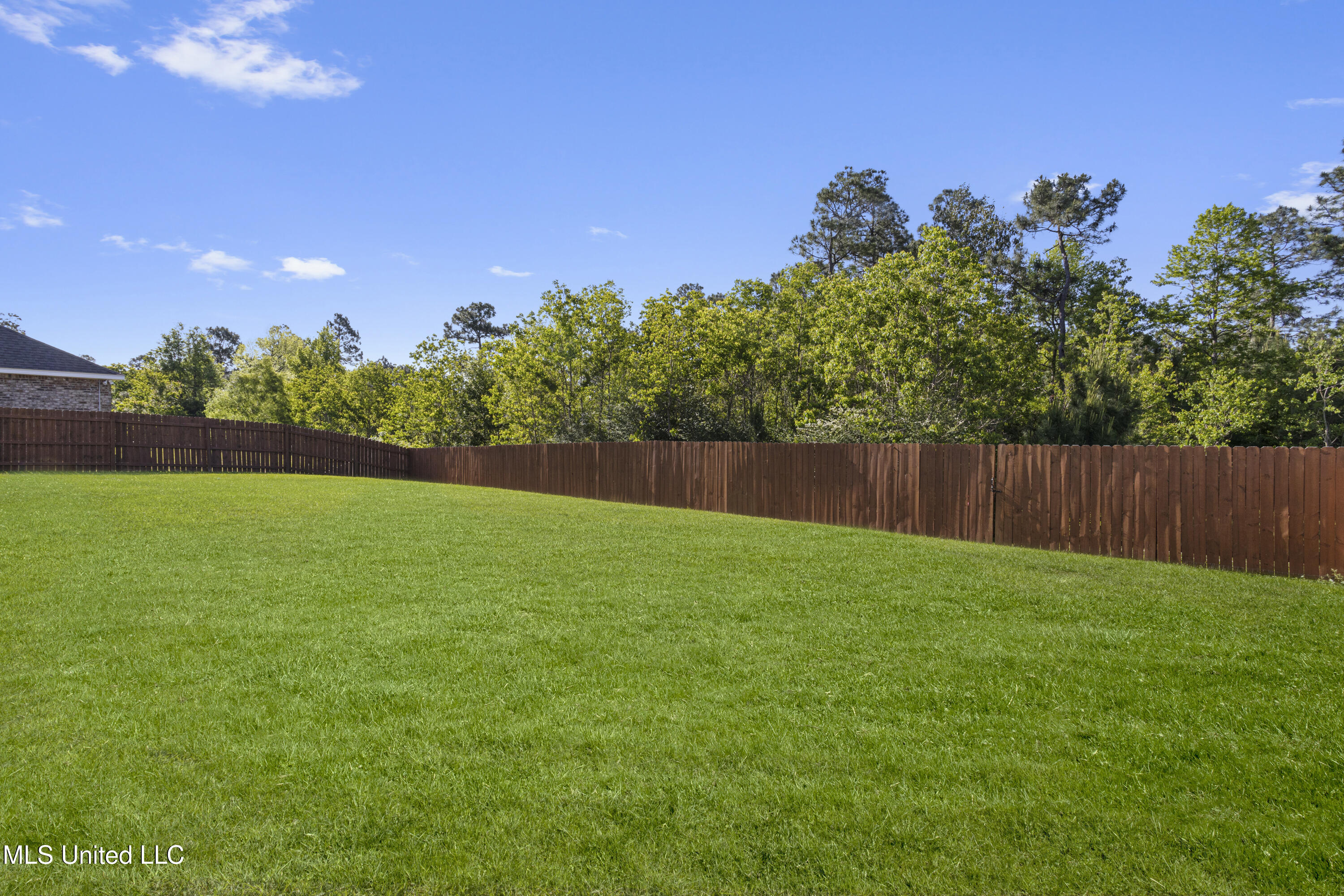7089 Glen Eagle Drive, Biloxi, Mississippi image 32