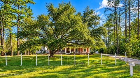 Homes For Sale - 1228 N A Sandifer Highway<br/> Silver Creek, MS 39663