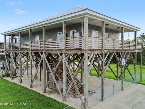 Homes For Sale - 10100 W Park Road<br/> Bay Saint Louis, MS 39520