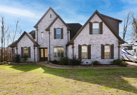 Homes For Sale - 4809 Bakersfield Drive<br/> Nesbit, MS 38651