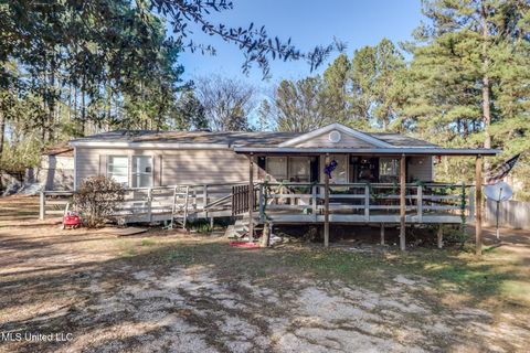 Mobile Home For Sale - 20220 Gordon Street<br/> Saucier, MS 39574