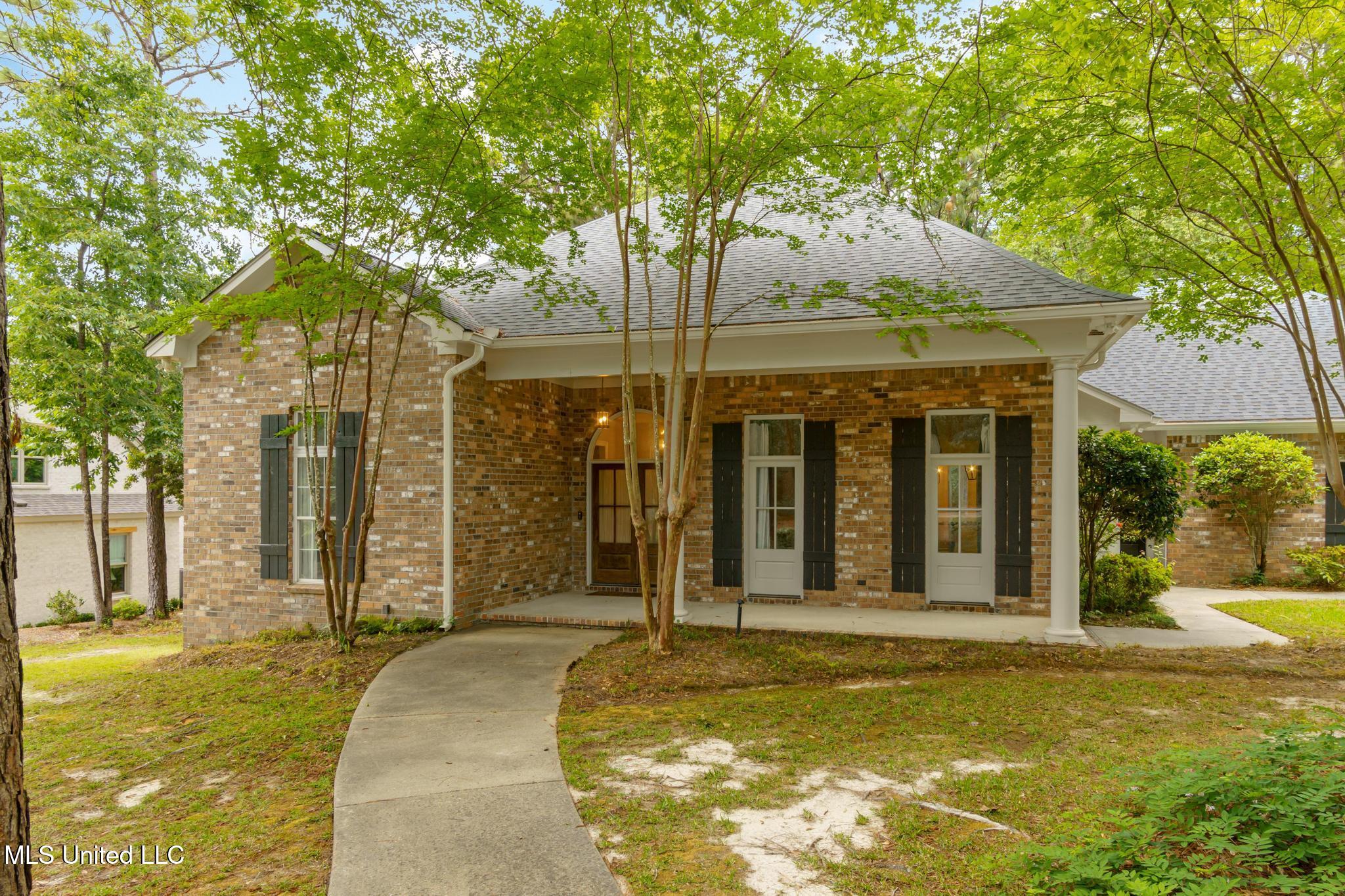 318 40th Place, Hattiesburg, Mississippi image 2