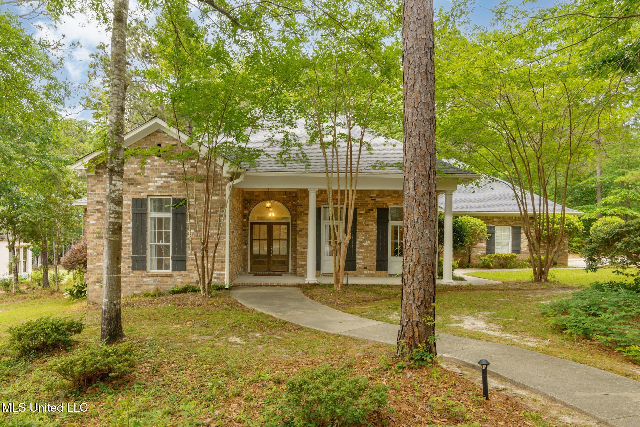 318 40th Place, Hattiesburg, Mississippi image 1