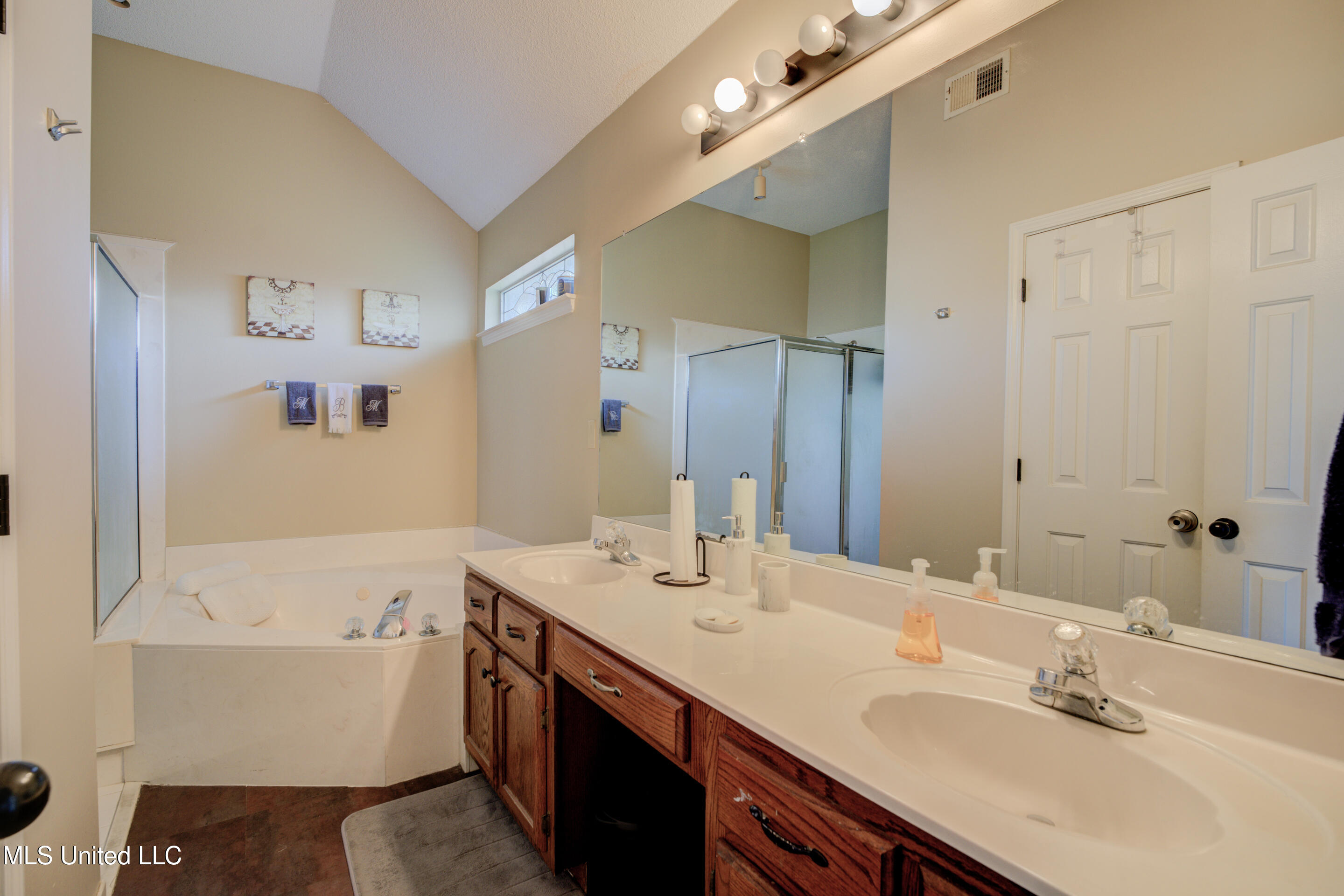 9631 N Meade Circle, Olive Branch, Mississippi image 5