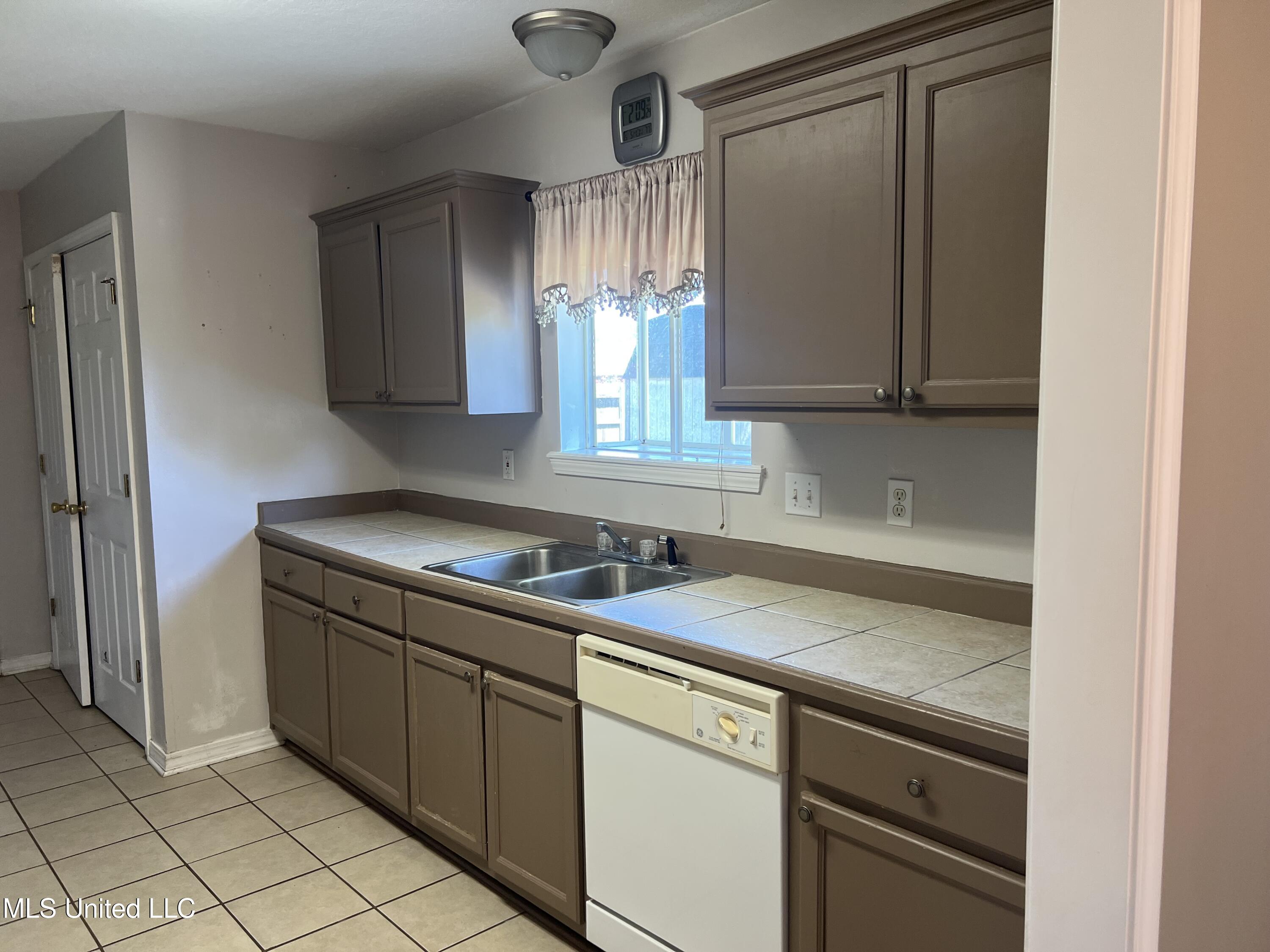 17259 Meadowbrook Drive, Gulfport, Mississippi image 13