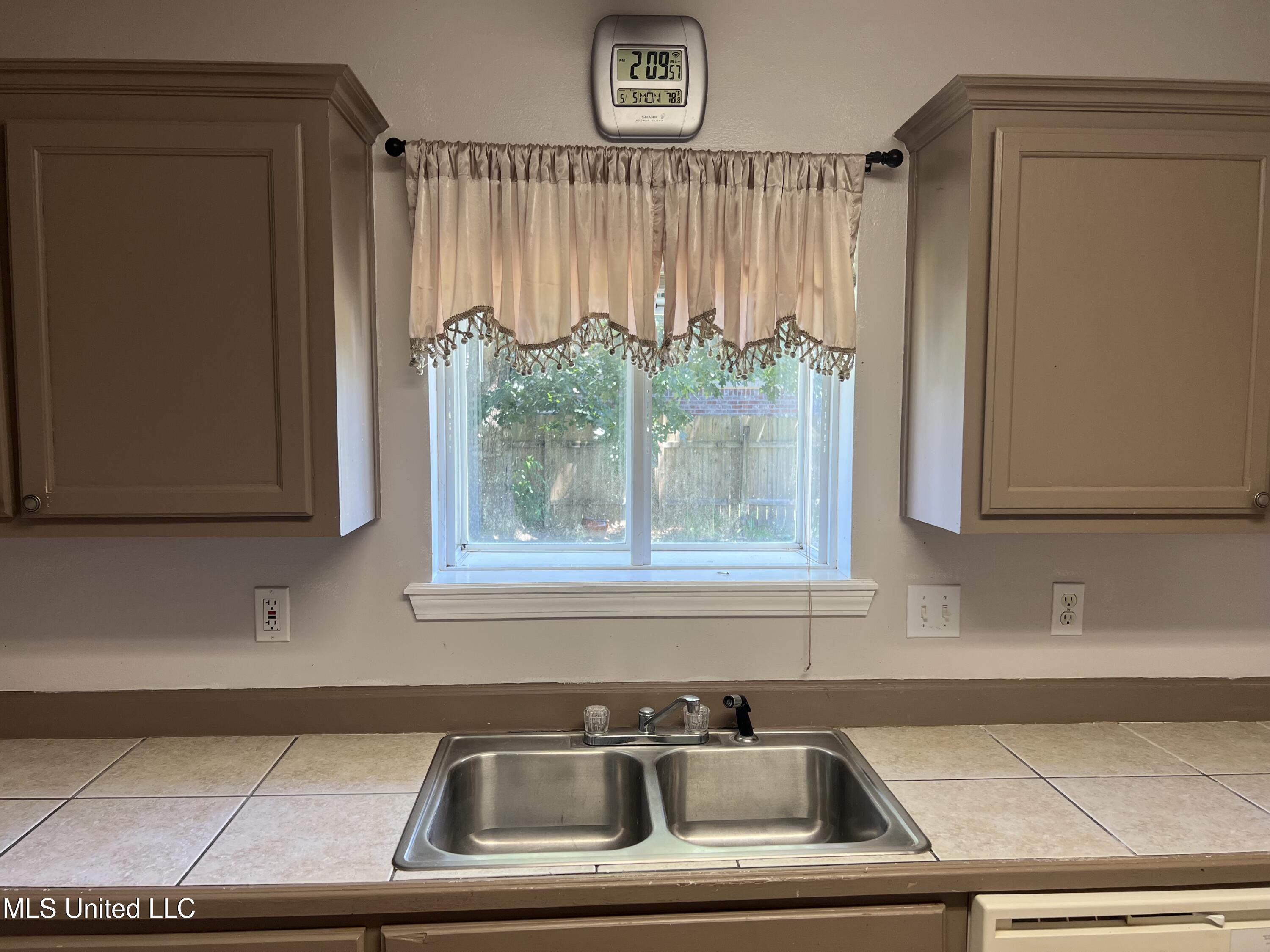 17259 Meadowbrook Drive, Gulfport, Mississippi image 14