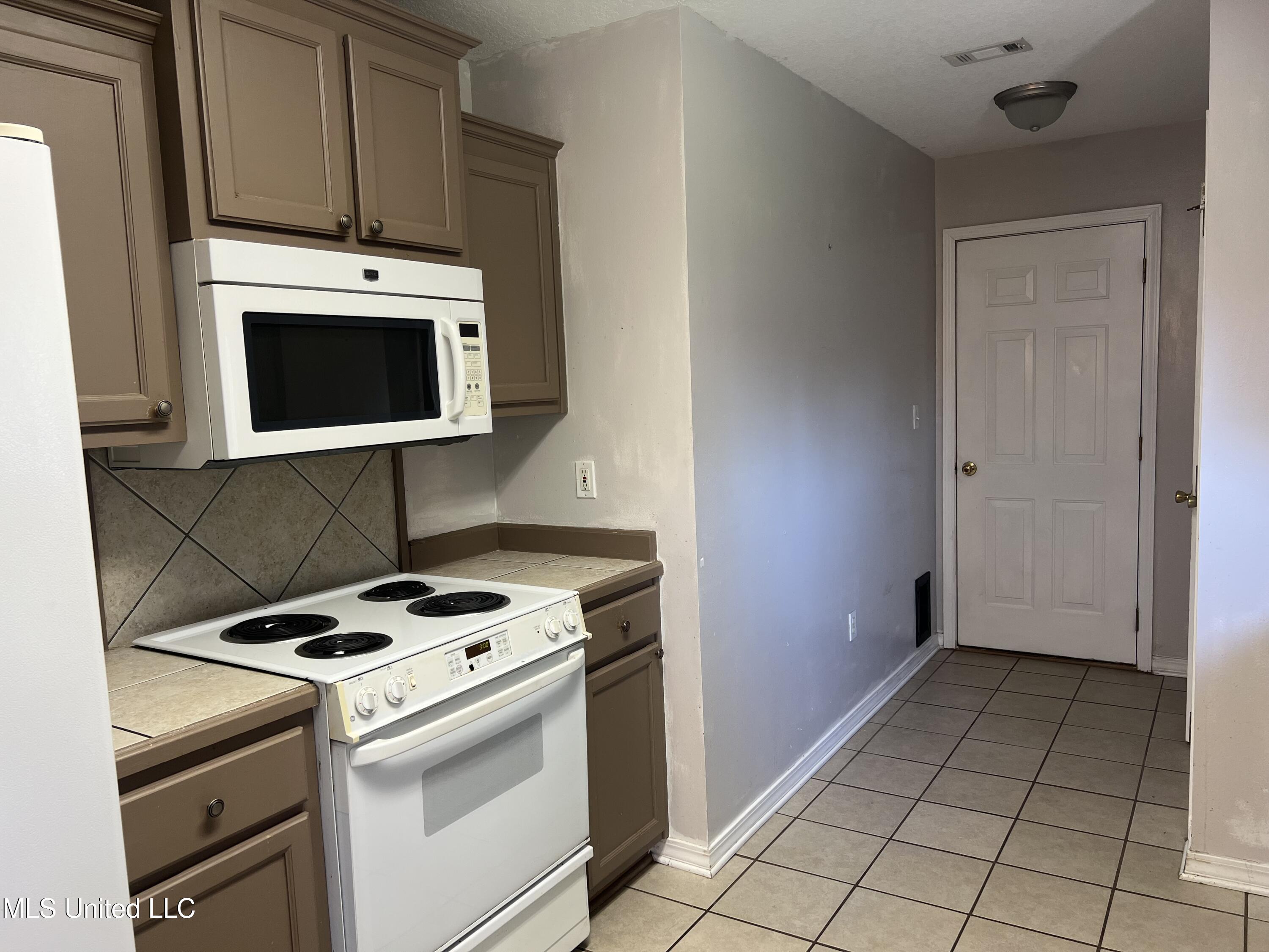 17259 Meadowbrook Drive, Gulfport, Mississippi image 12