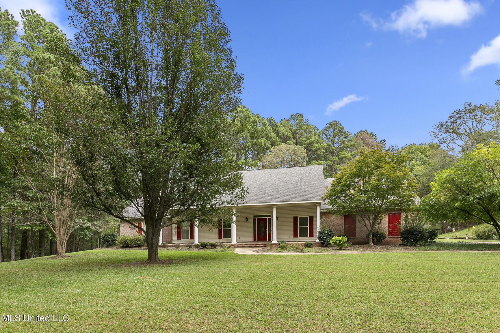 14640 Dry Grove Road, Raymond, Mississippi image 1