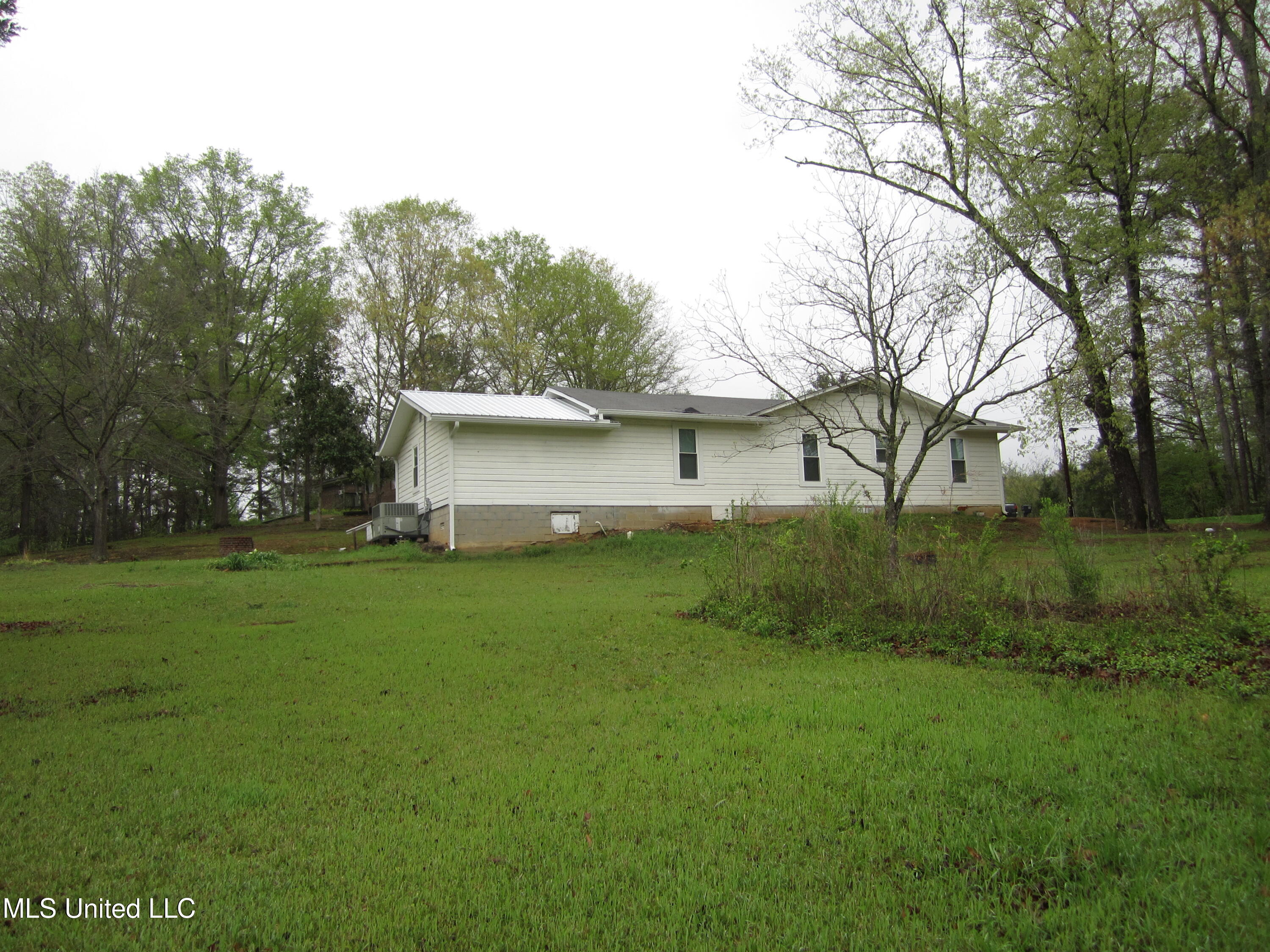 103 Hemlock Drive Drive, Potts Camp, Mississippi image 3