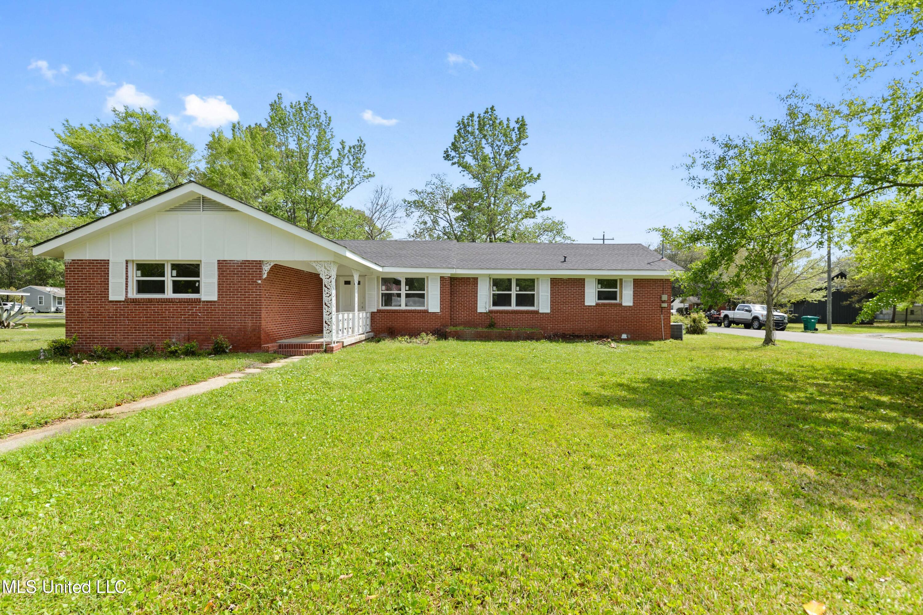 4330 Griffin Street, Moss Point, Mississippi image 1
