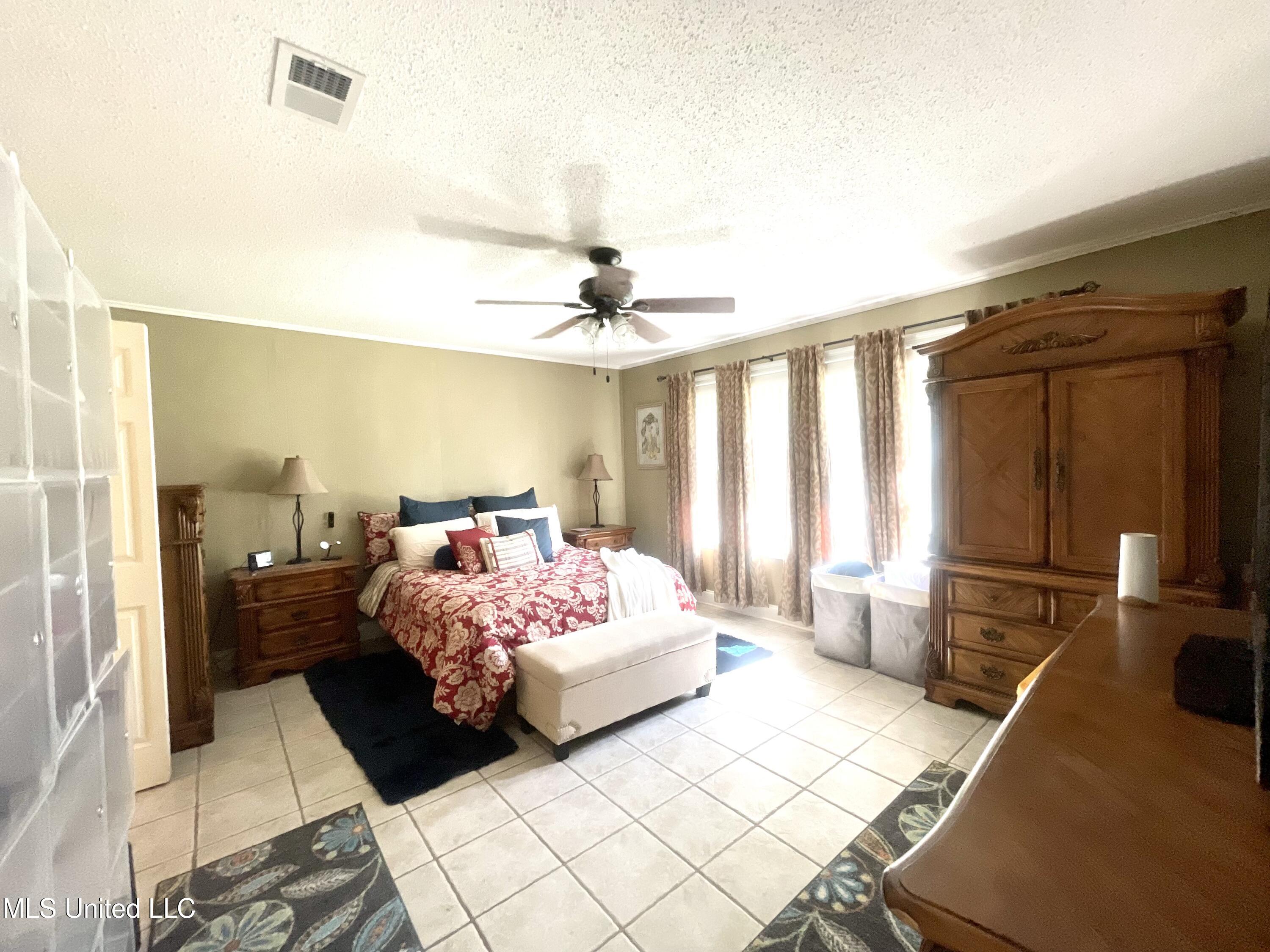 921 Tung Tree Drive, Picayune, Mississippi image 32