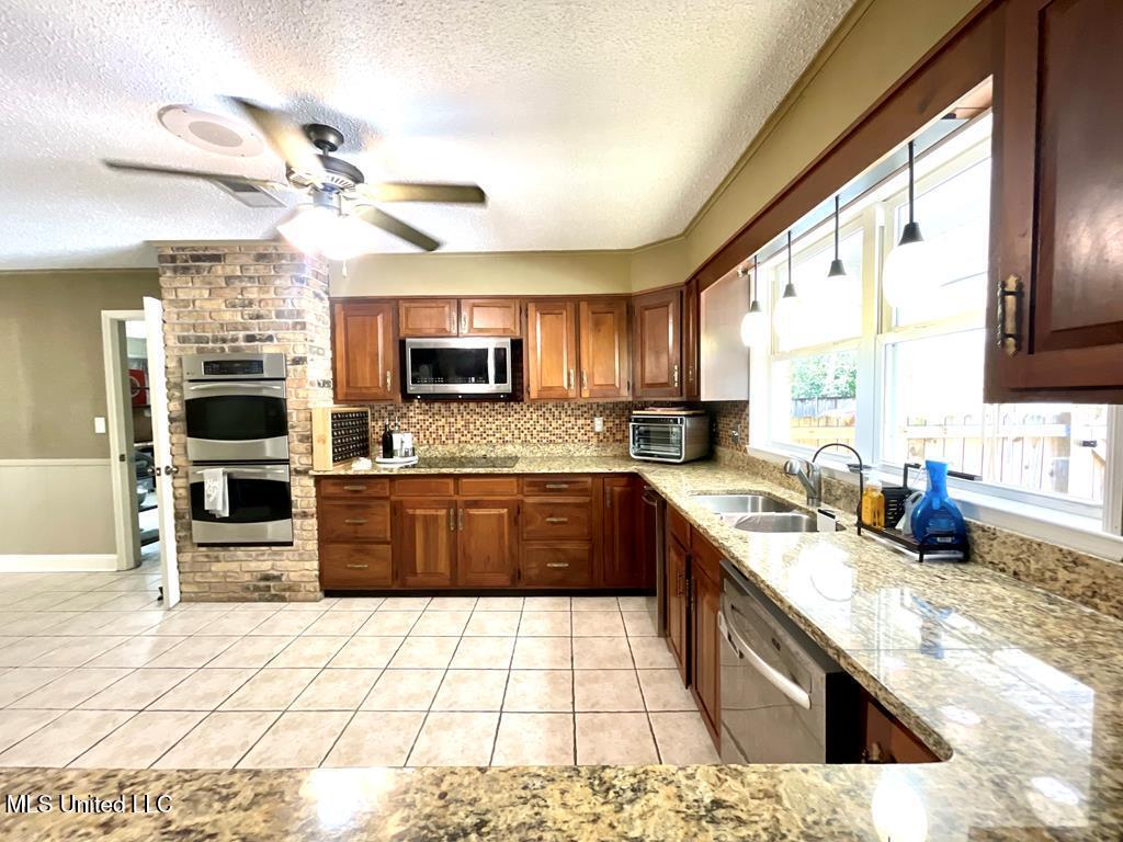 921 Tung Tree Drive, Picayune, Mississippi image 22