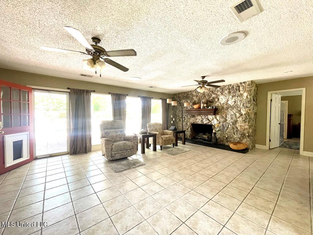 921 Tung Tree Drive, Picayune, Mississippi image 16