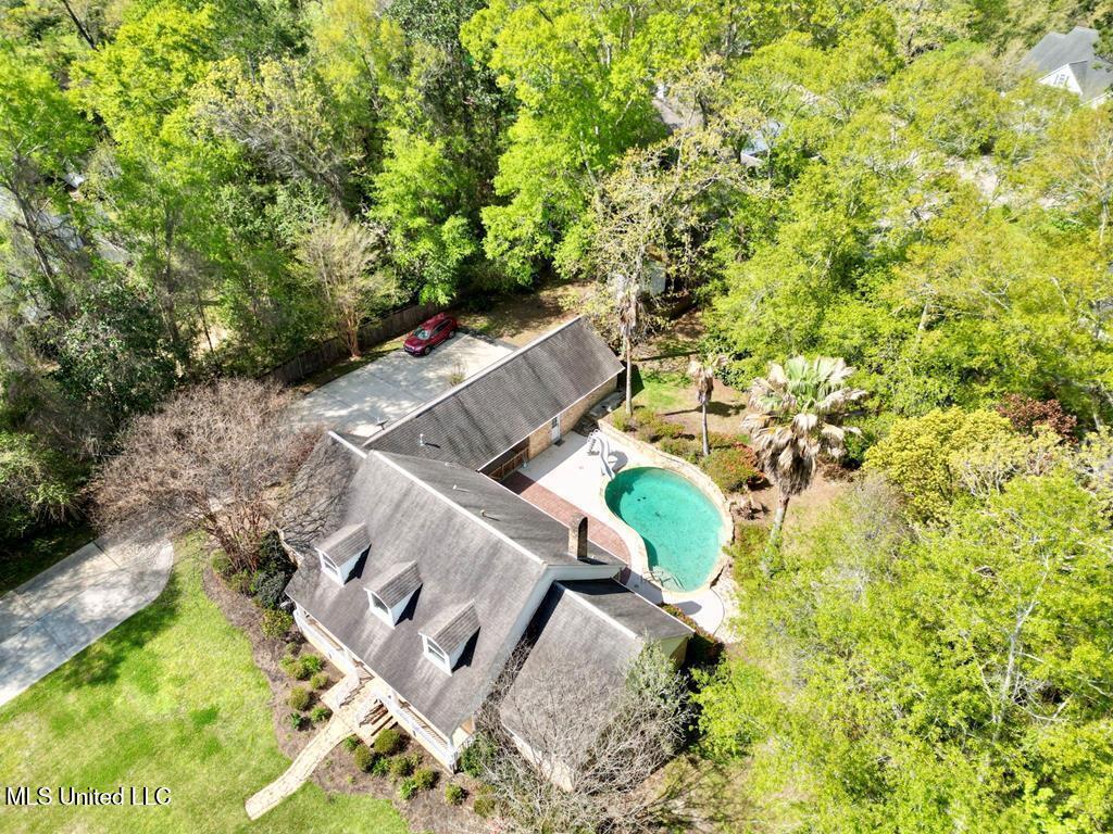 921 Tung Tree Drive, Picayune, Mississippi image 2
