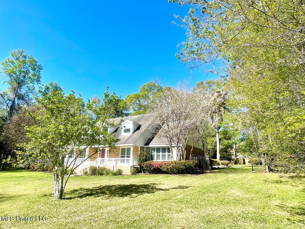 921 Tung Tree Drive, Picayune, Mississippi image 5