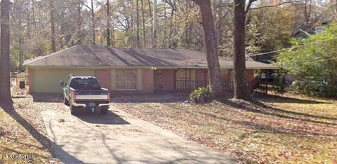 Homes For Sale - 865 Fairfax Circle<br/> Hinds County, Jackson, MS 39211