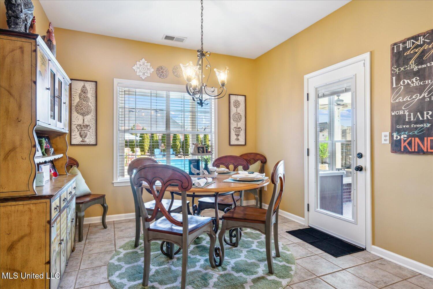 6402 Darren Drive, Olive Branch, Mississippi image 16