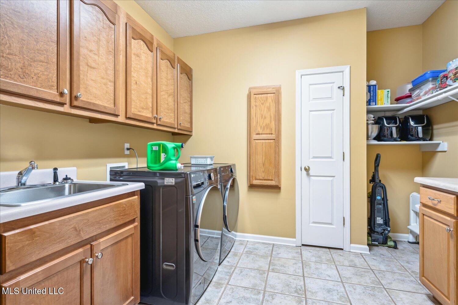 6402 Darren Drive, Olive Branch, Mississippi image 27
