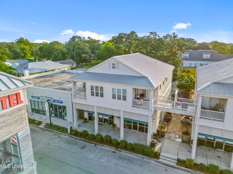 Homes For Sale - 116 Davis Avenue<br/> Harrison County, Pass Christian, MS 39571